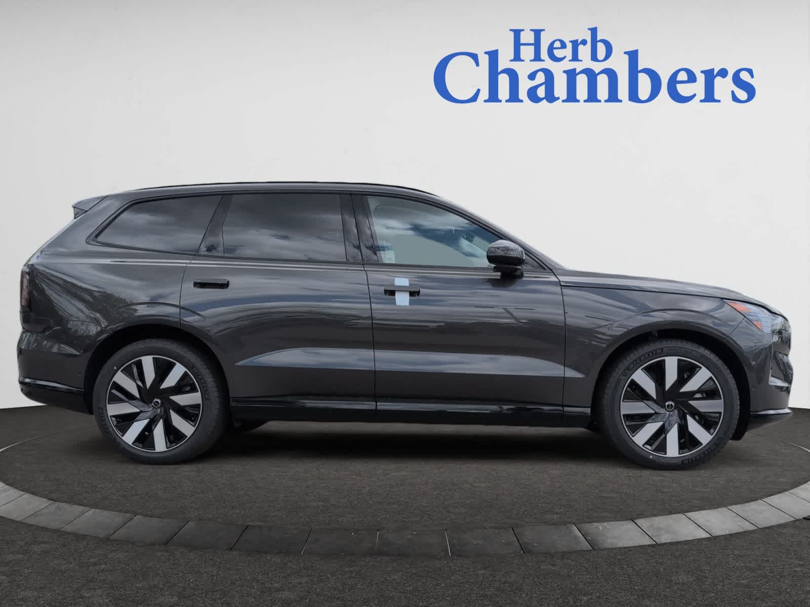 new 2025 Volvo EX90 car, priced at $95,190