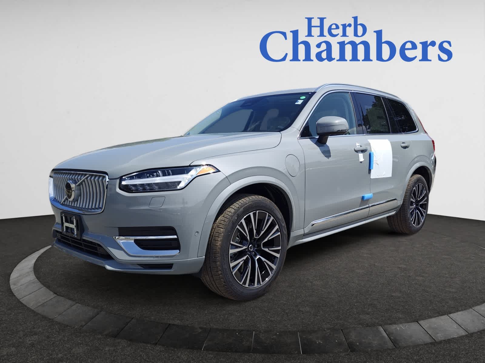 new 2025 Volvo XC90 plug-in hybrid car, priced at $75,965