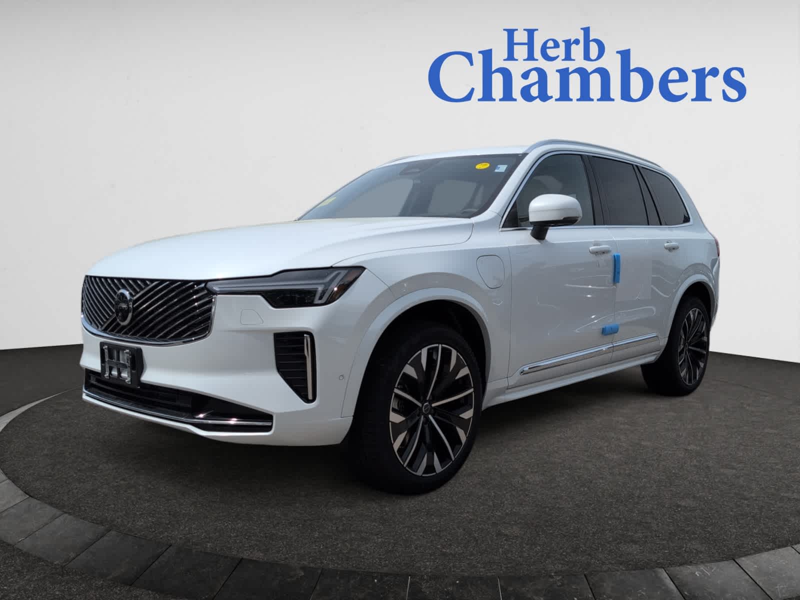 new 2025 Volvo XC90 plug-in hybrid car, priced at $82,405