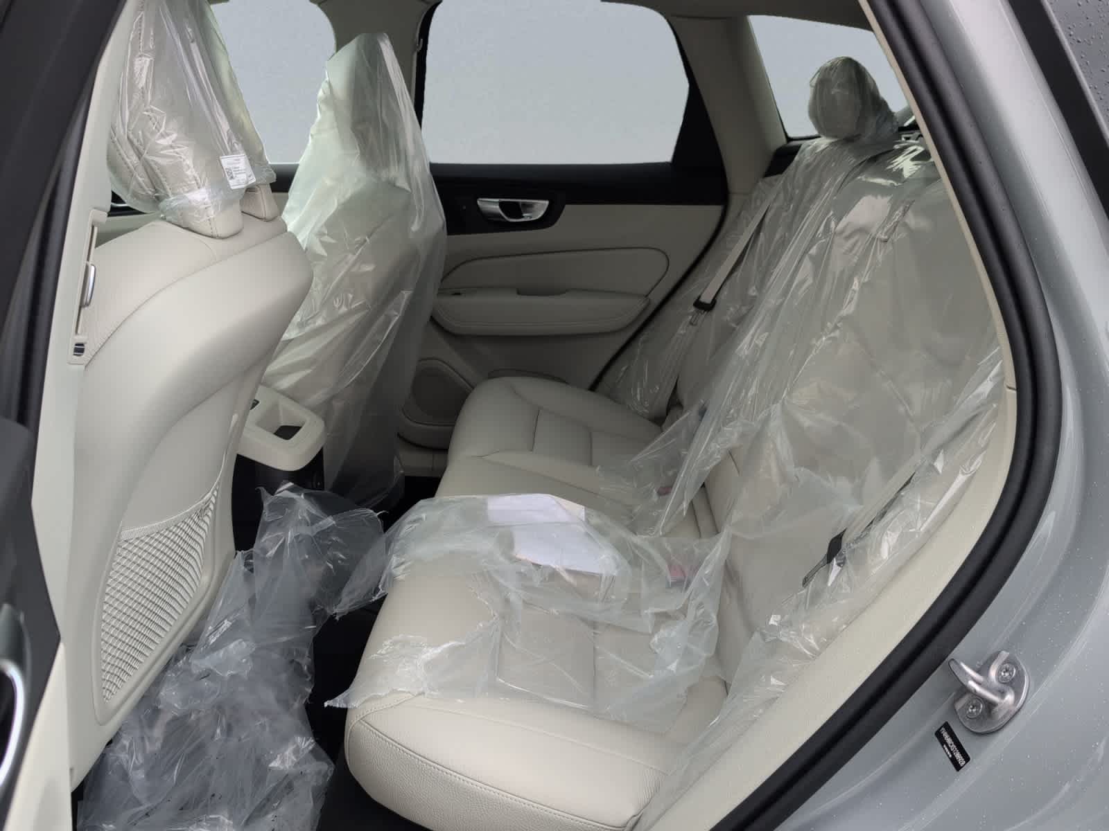 new 2025 Volvo XC60 plug-in hybrid car, priced at $65,805