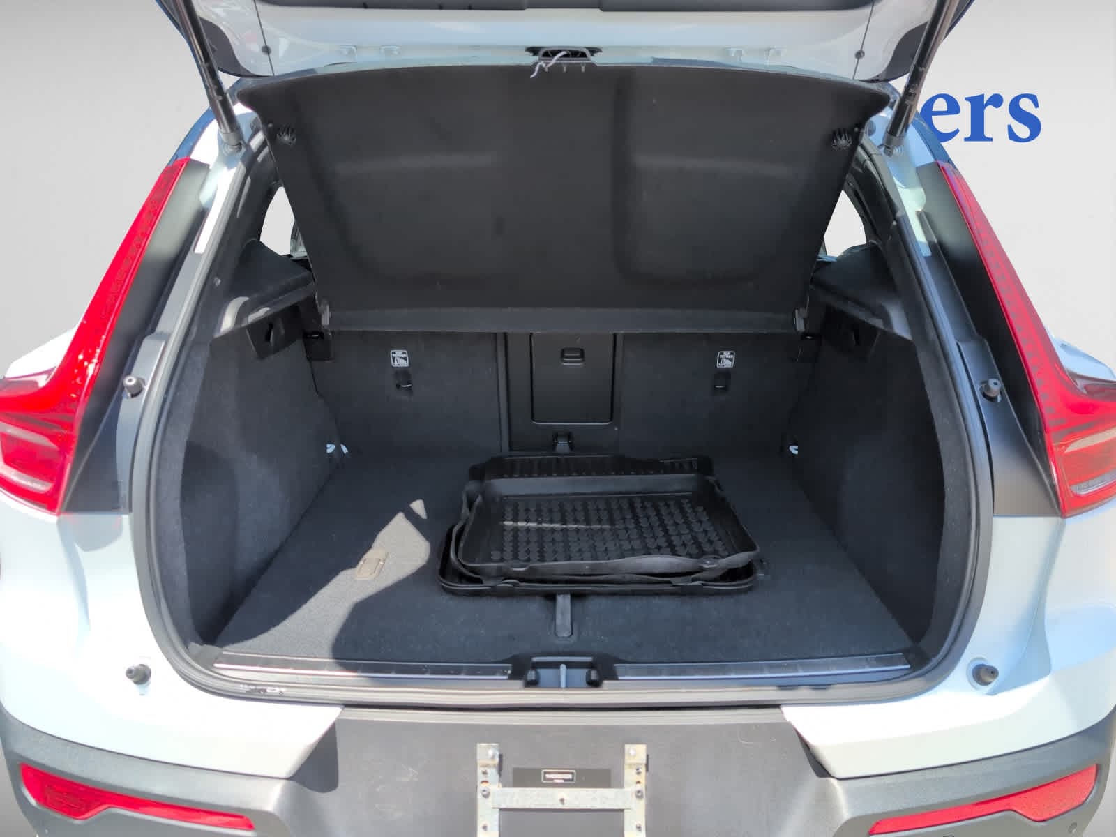 used 2021 Volvo XC40 car, priced at $24,998