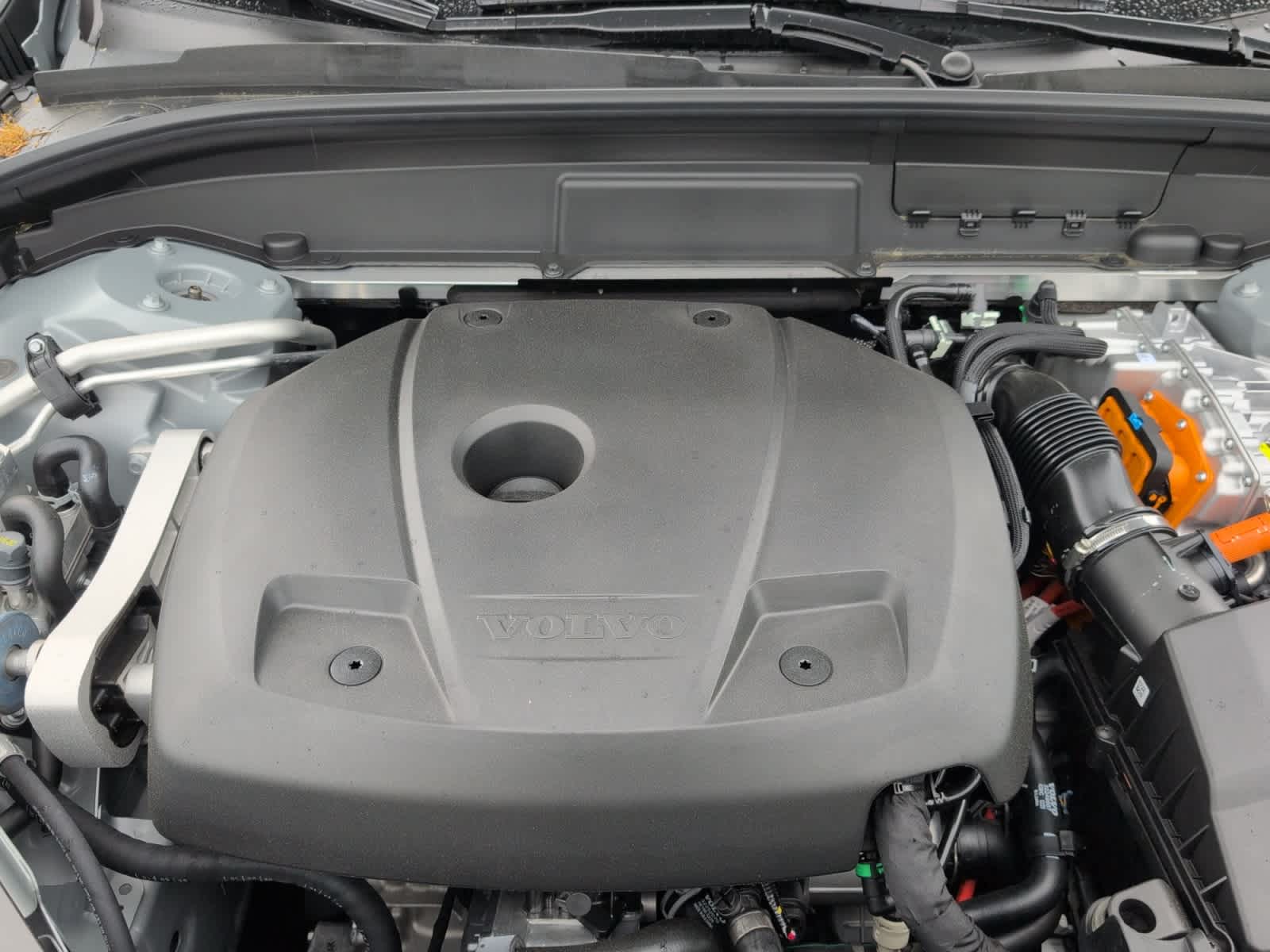 new 2025 Volvo XC60 plug-in hybrid car, priced at $65,805