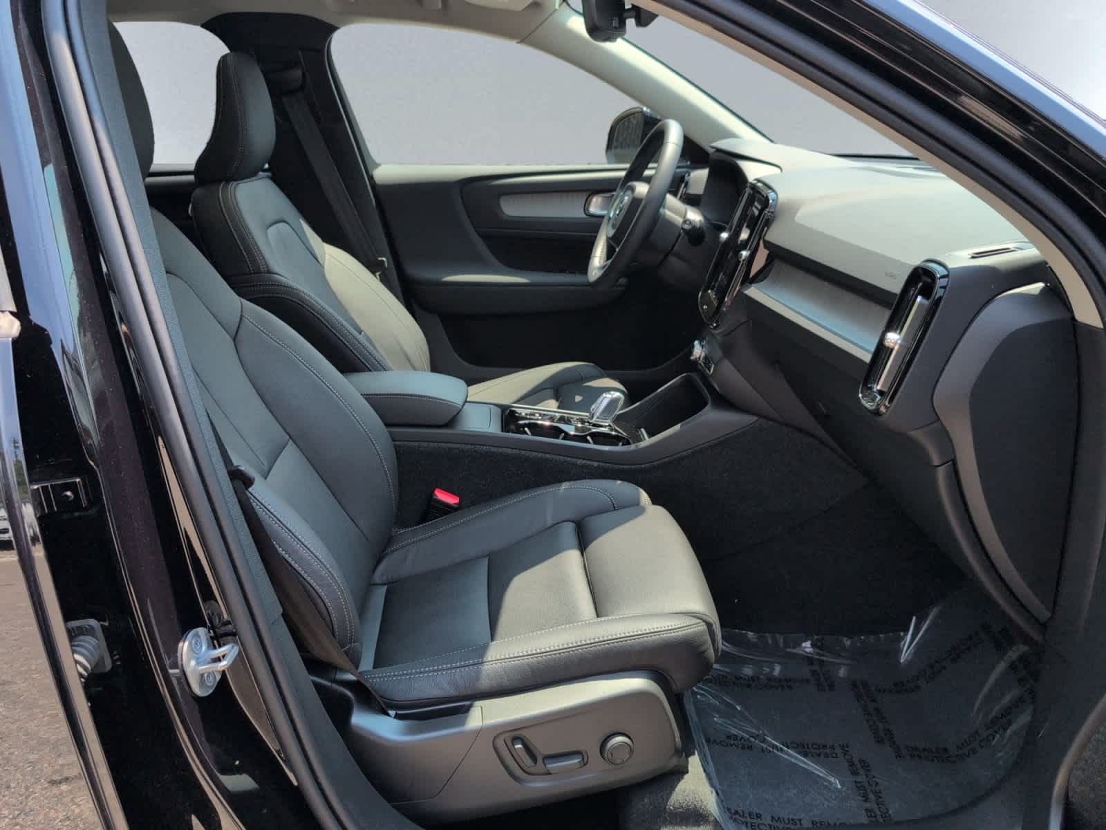 new 2024 Volvo XC40 car, priced at $52,410