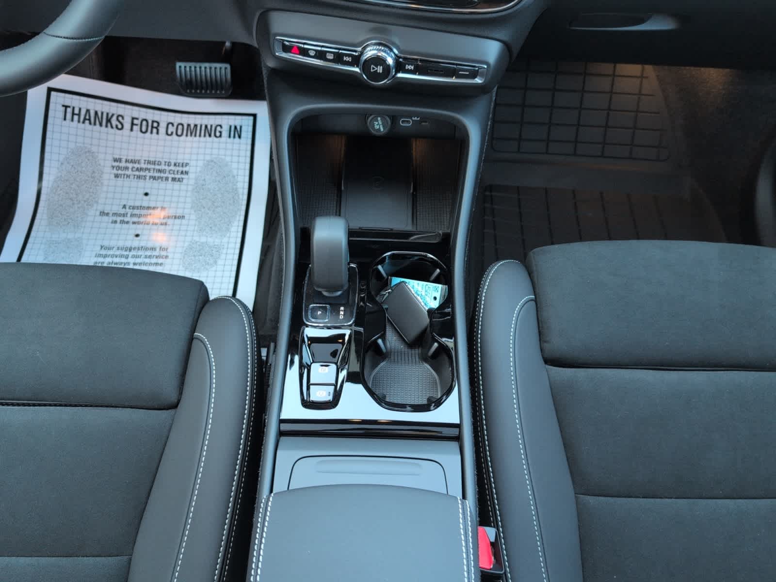 new 2025 Volvo XC40 car, priced at $47,215