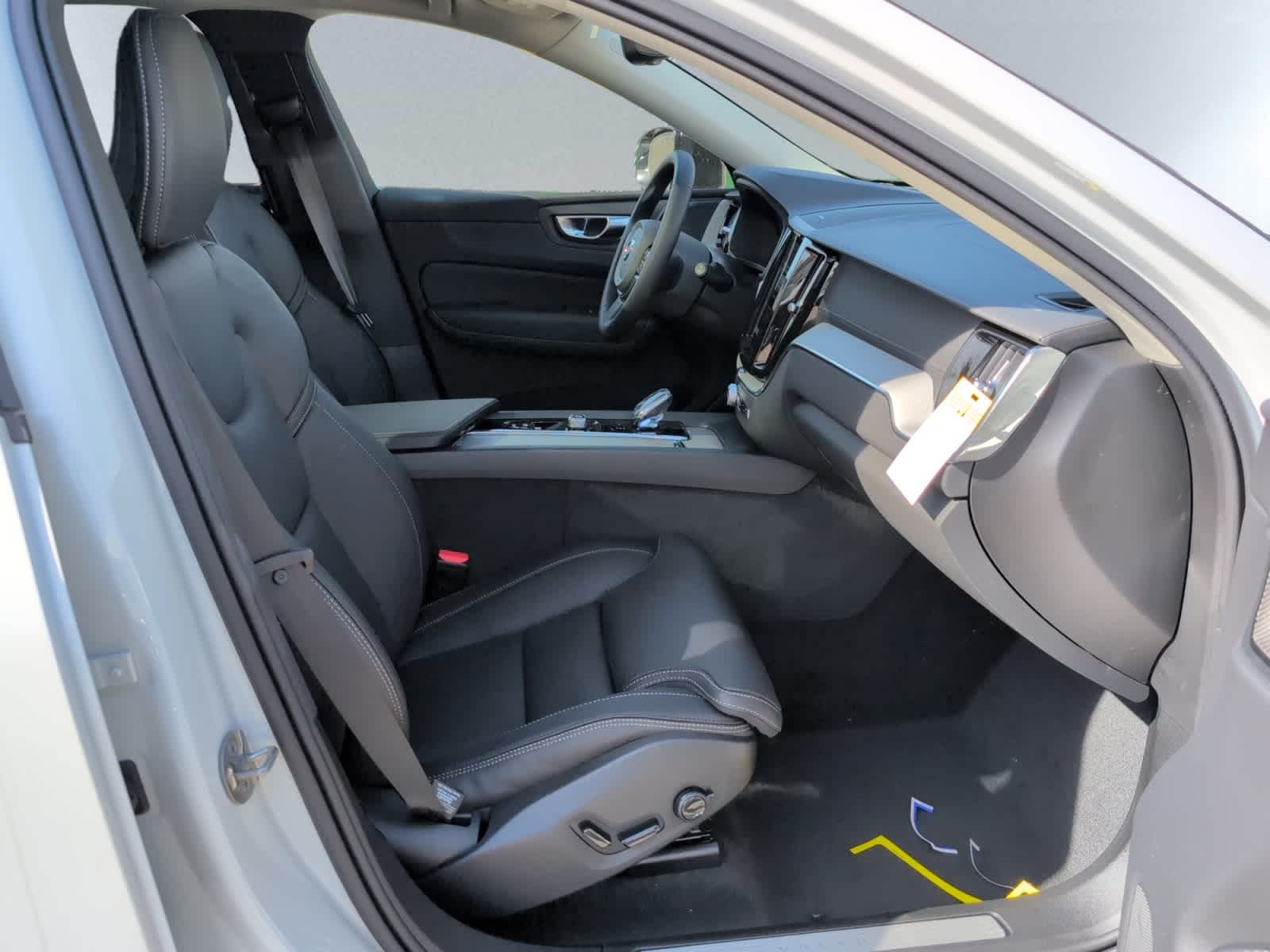 new 2025 Volvo XC60 car, priced at $60,660