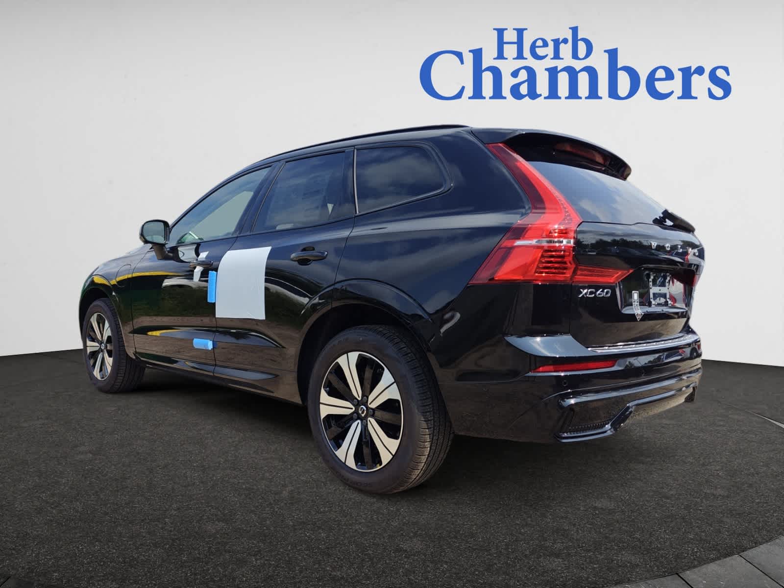 new 2025 Volvo XC60 plug-in hybrid car, priced at $65,825