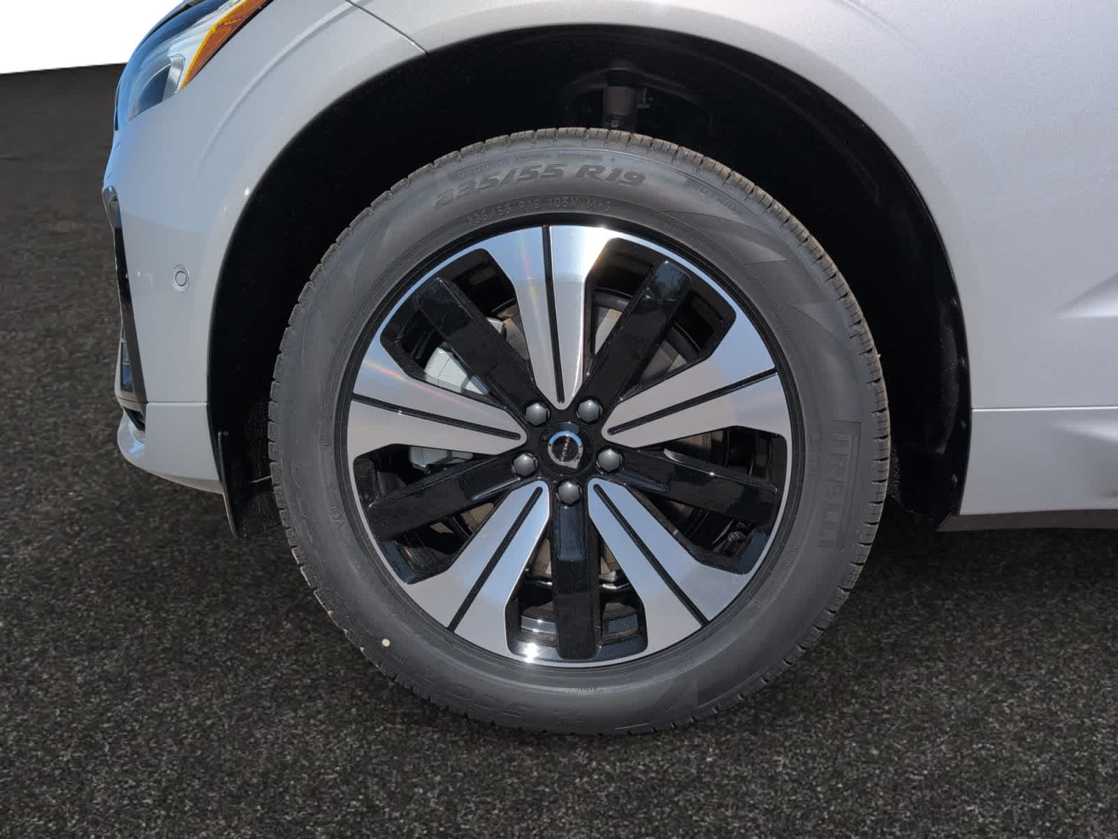 new 2025 Volvo XC60 plug-in hybrid car, priced at $65,455