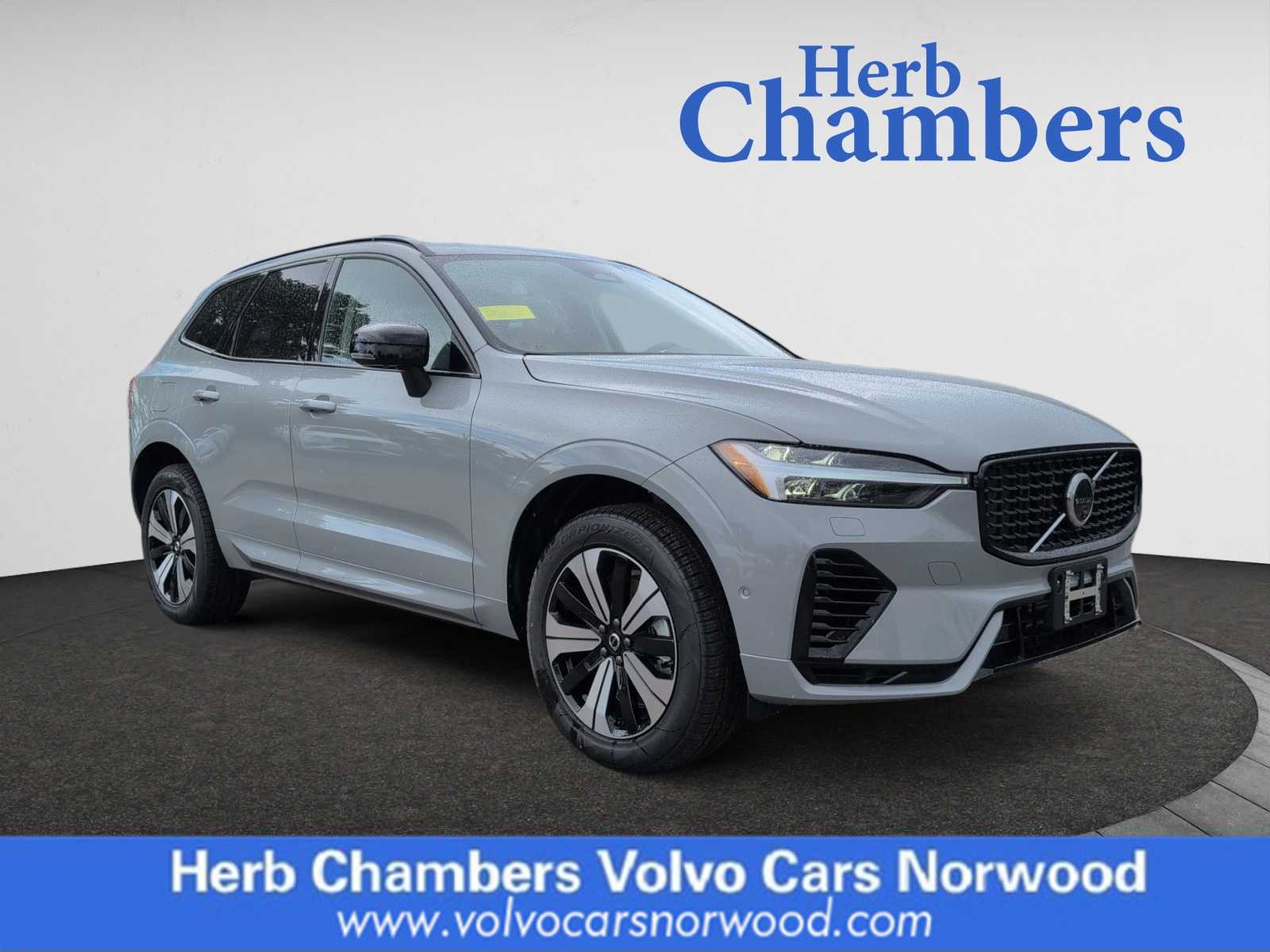 new 2025 Volvo XC60 plug-in hybrid car, priced at $65,805