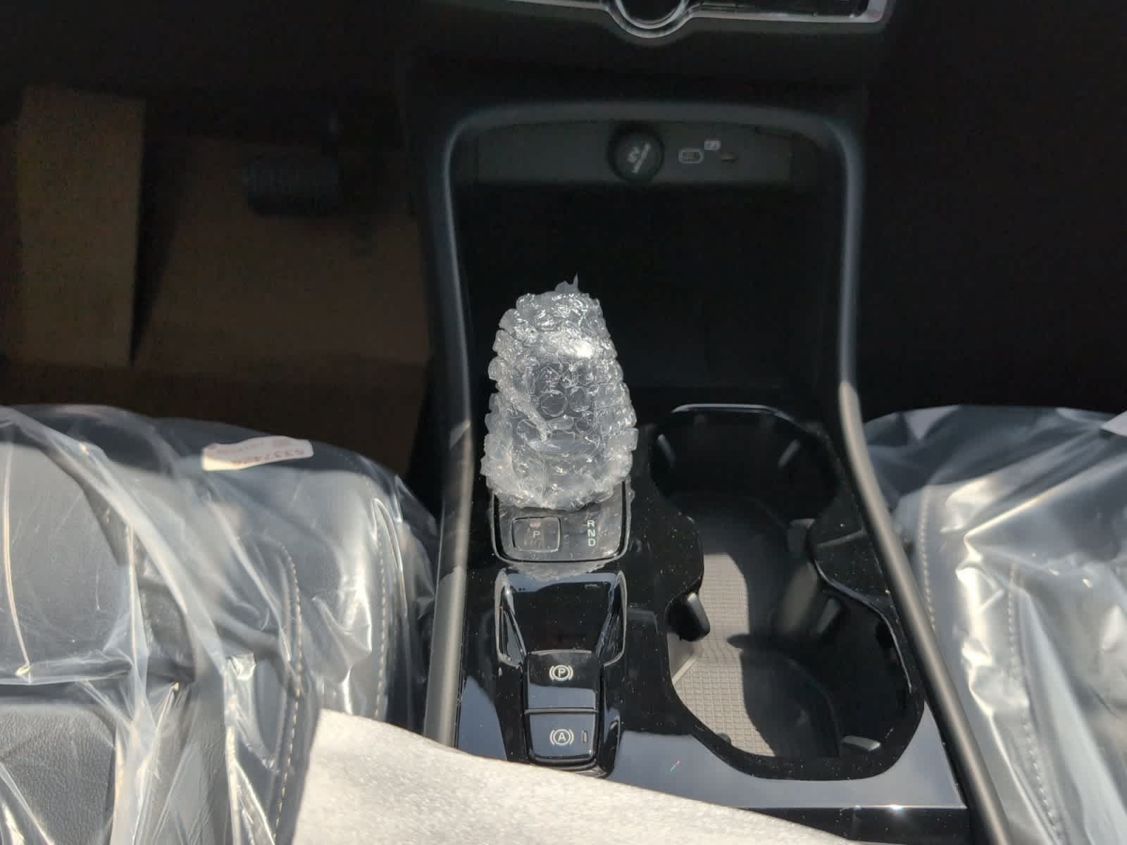 new 2025 Volvo XC40 car, priced at $49,810