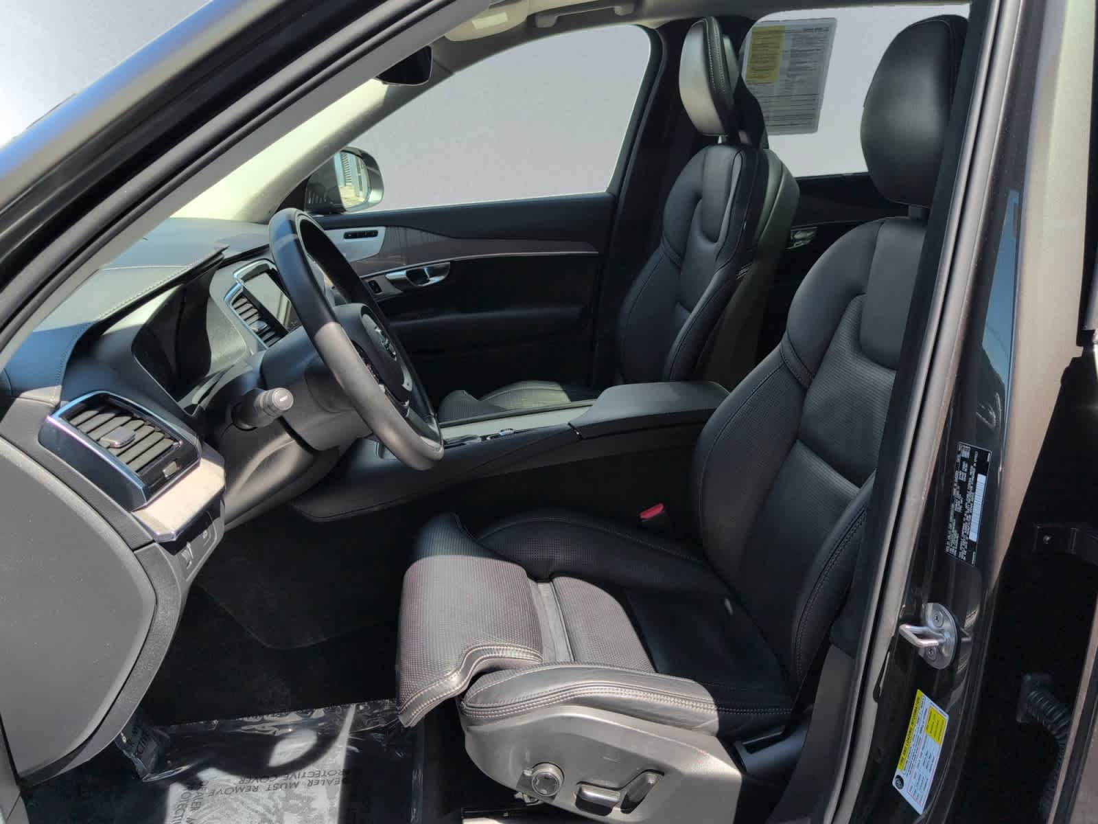 used 2022 Volvo XC90 car, priced at $32,998