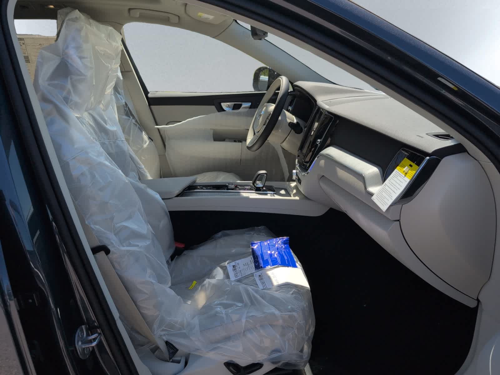 new 2025 Volvo XC60 car, priced at $56,505