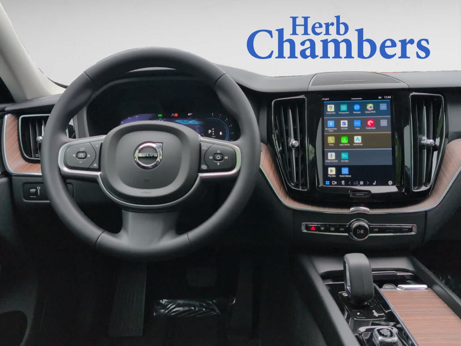 used 2022 Volvo XC60 car, priced at $34,998