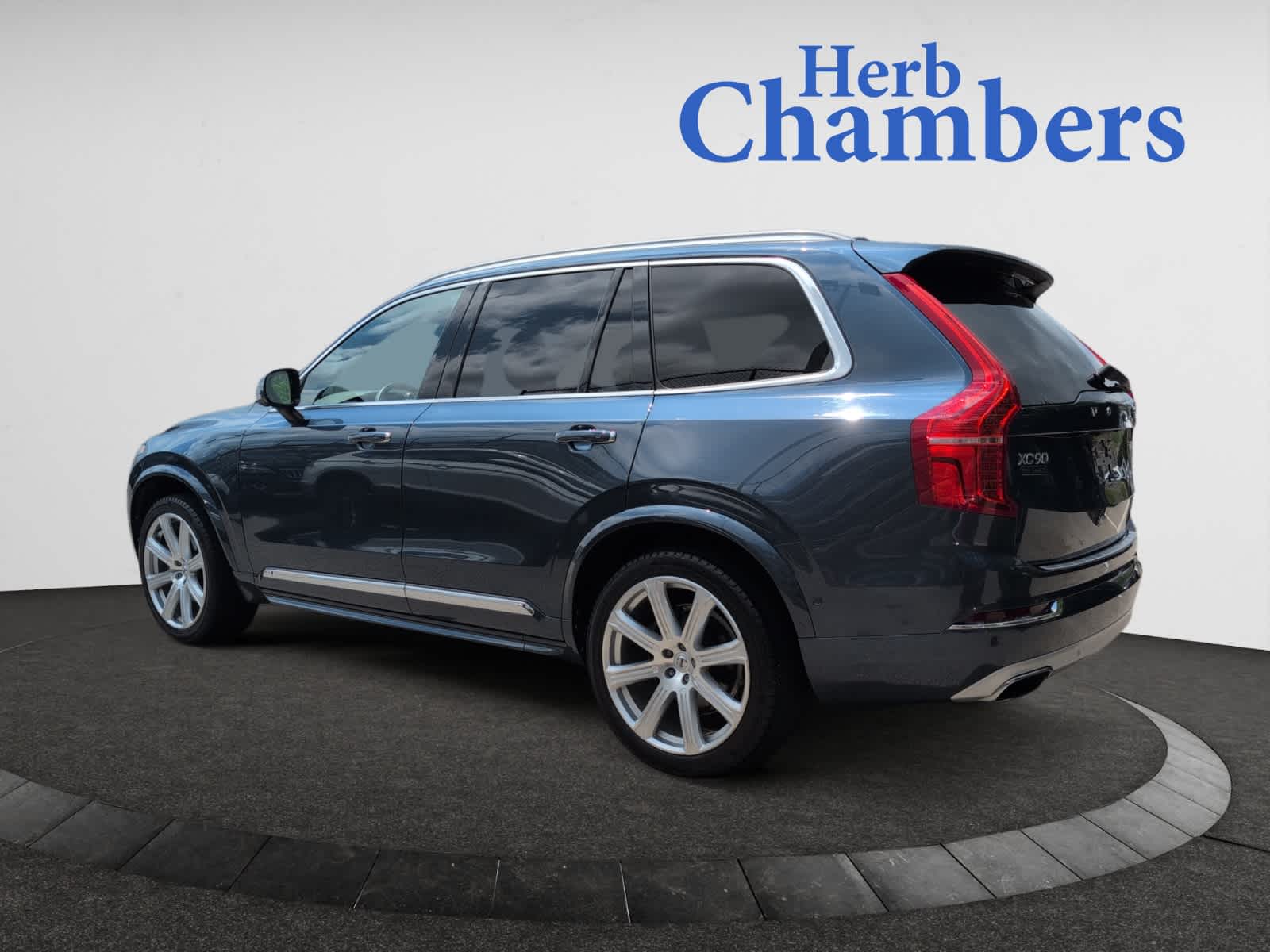 used 2018 Volvo XC90 car, priced at $23,998