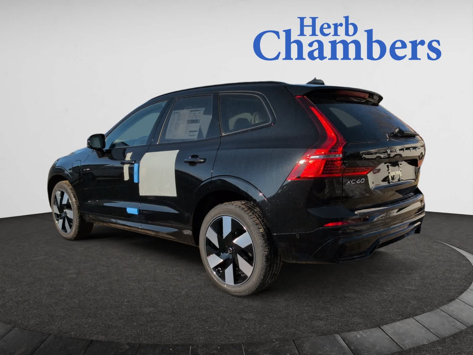 new 2025 Volvo XC60 plug-in hybrid car, priced at $66,260