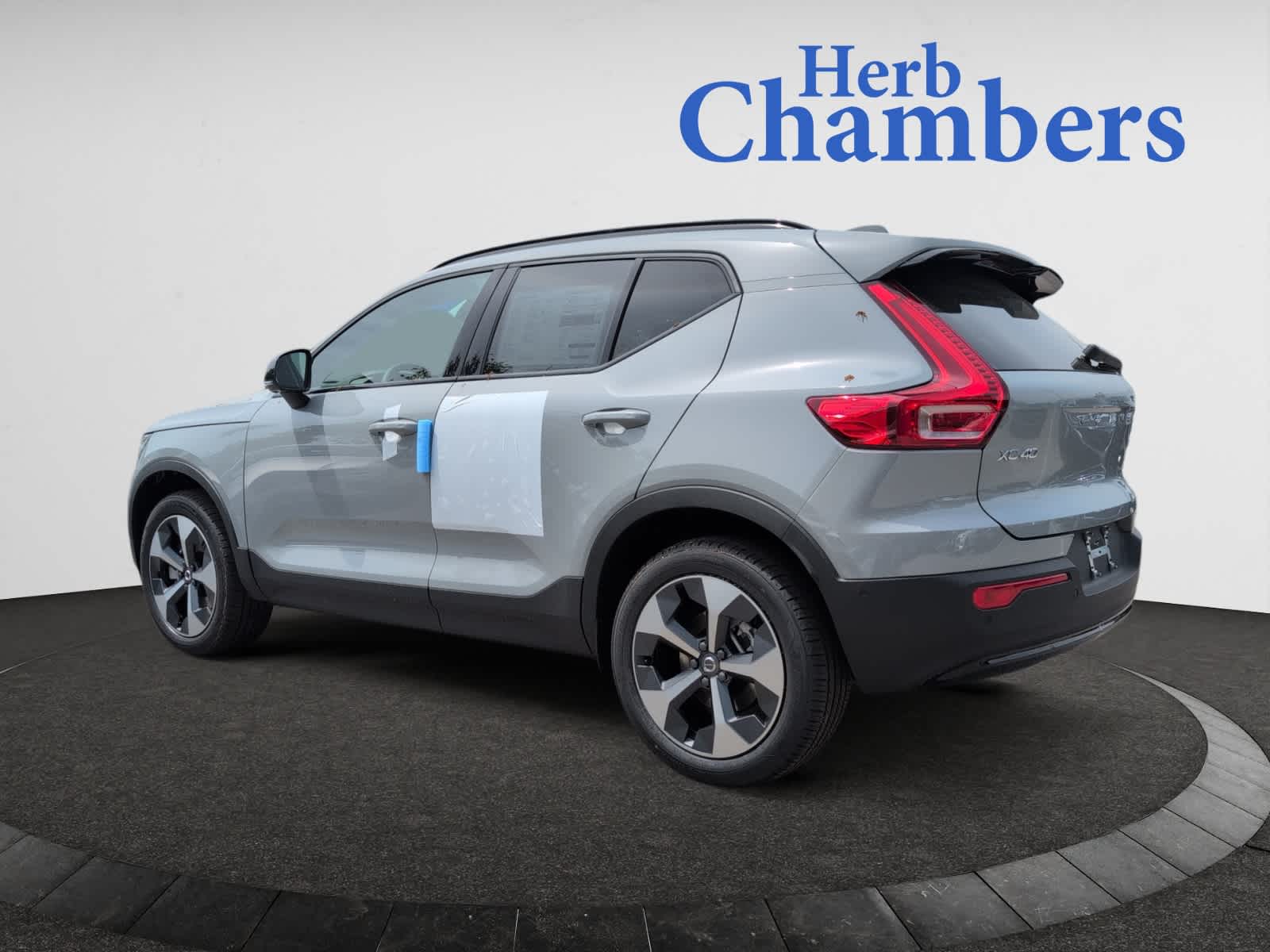 new 2025 Volvo XC40 car, priced at $49,585
