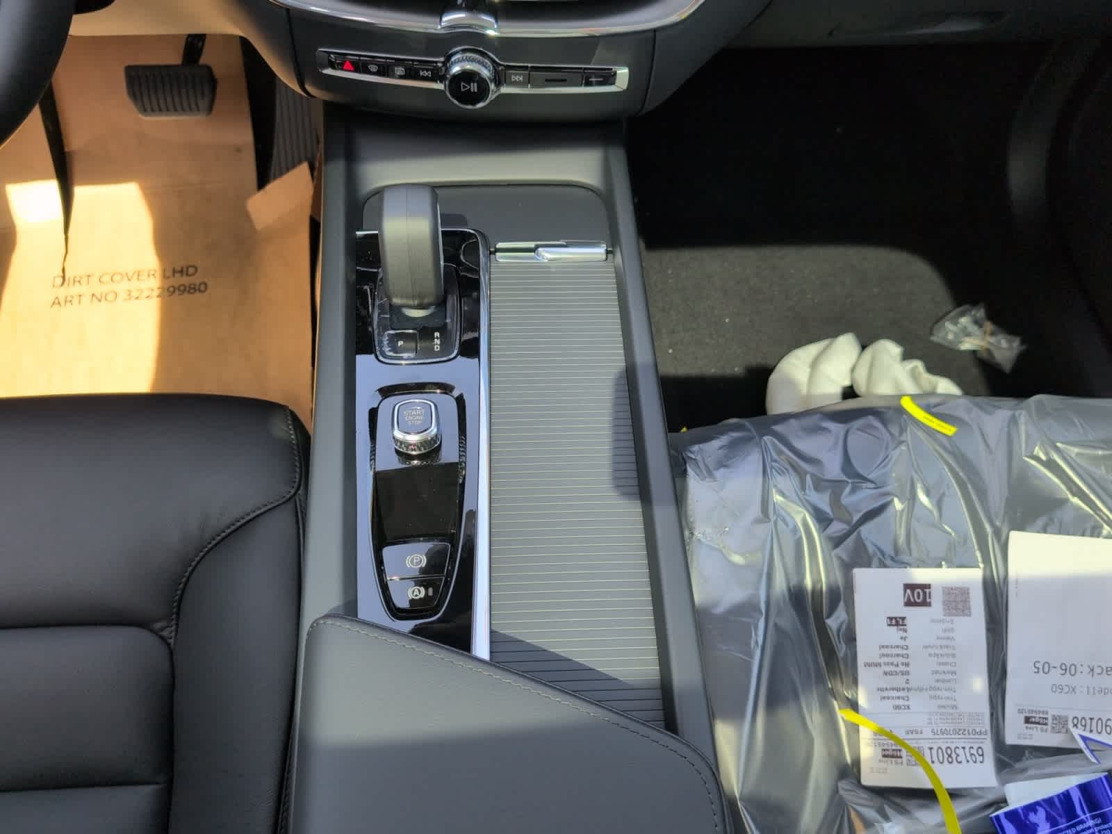 new 2025 Volvo XC60 car, priced at $50,300
