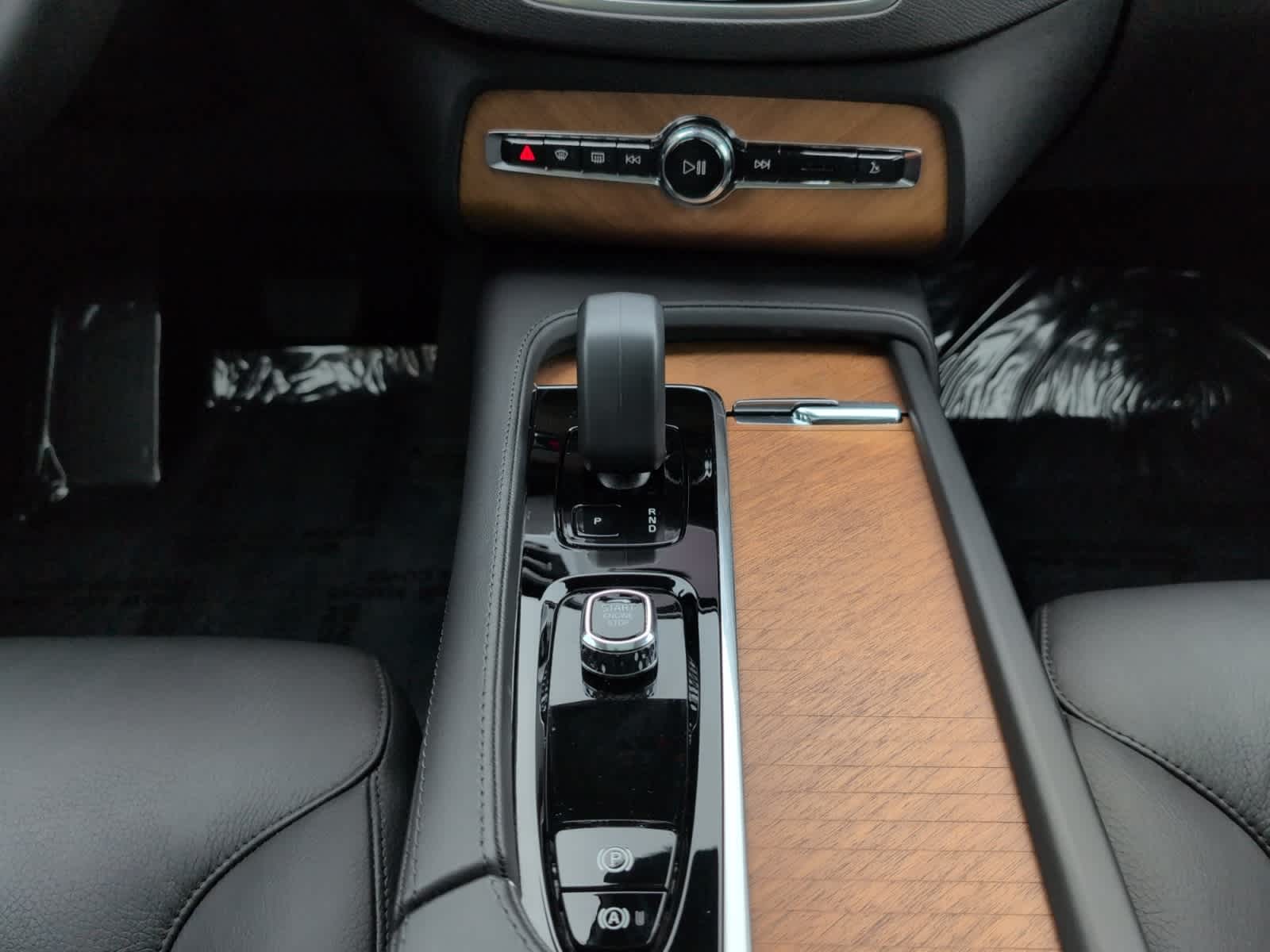 used 2024 Volvo XC90 car, priced at $52,998