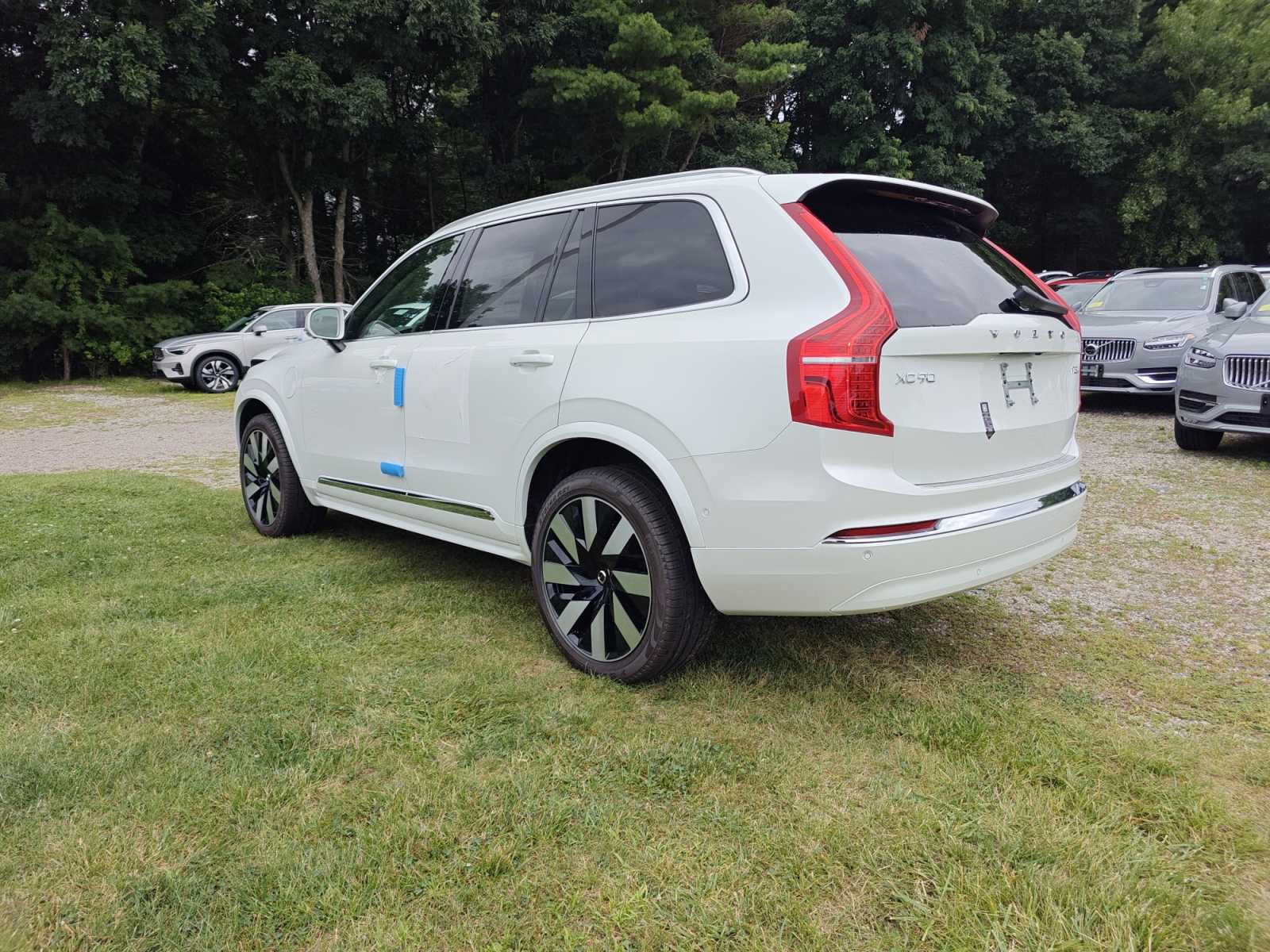 new 2025 Volvo XC90 plug-in hybrid car, priced at $78,455