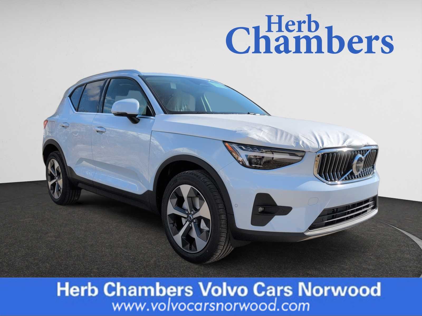 new 2025 Volvo XC40 car, priced at $48,315