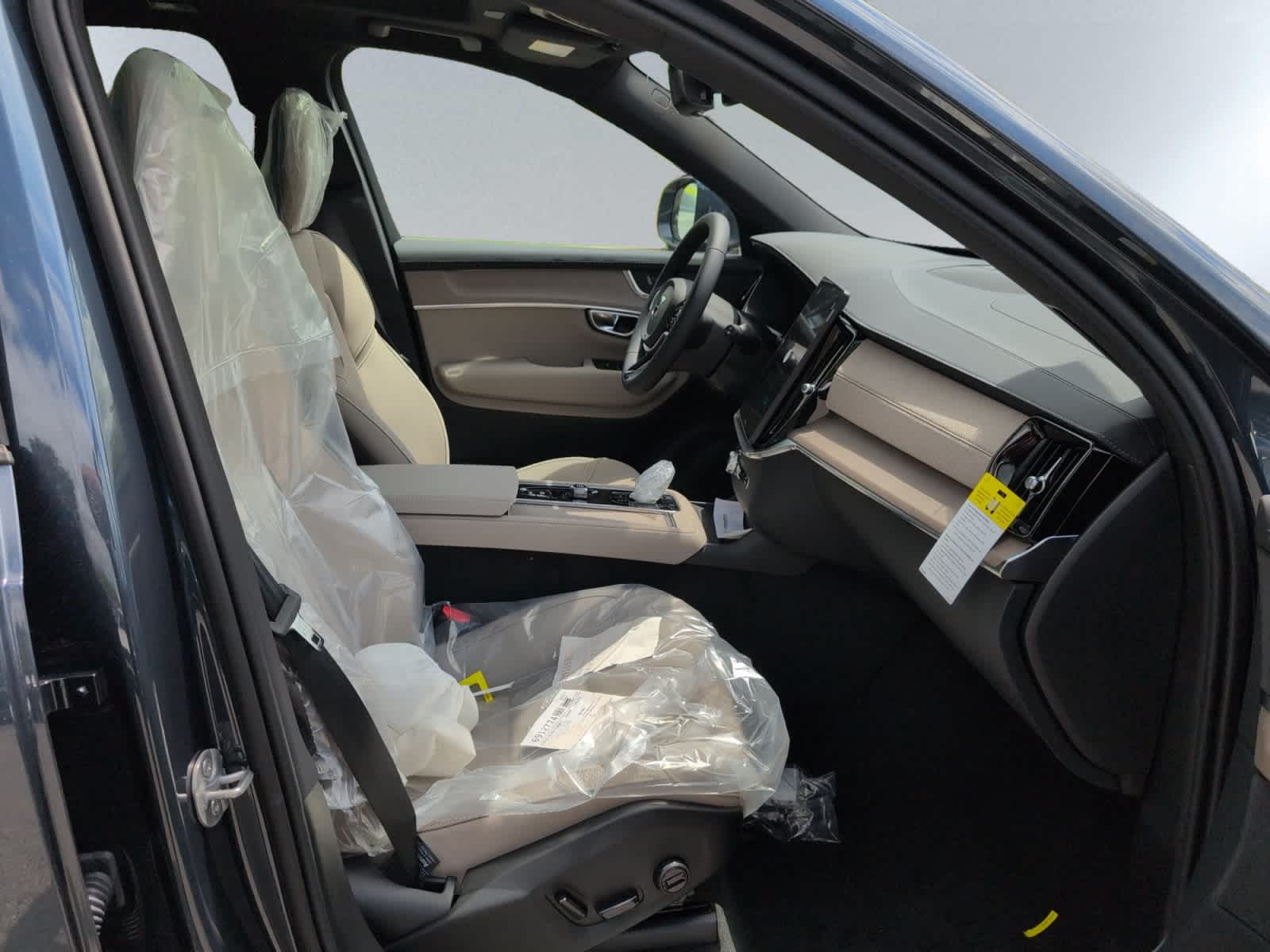 new 2025 Volvo XC90 car, priced at $60,545