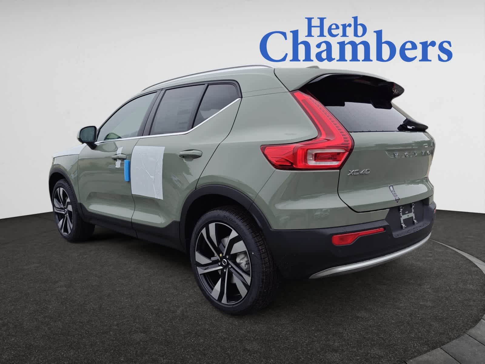 new 2025 Volvo XC40 car, priced at $51,040