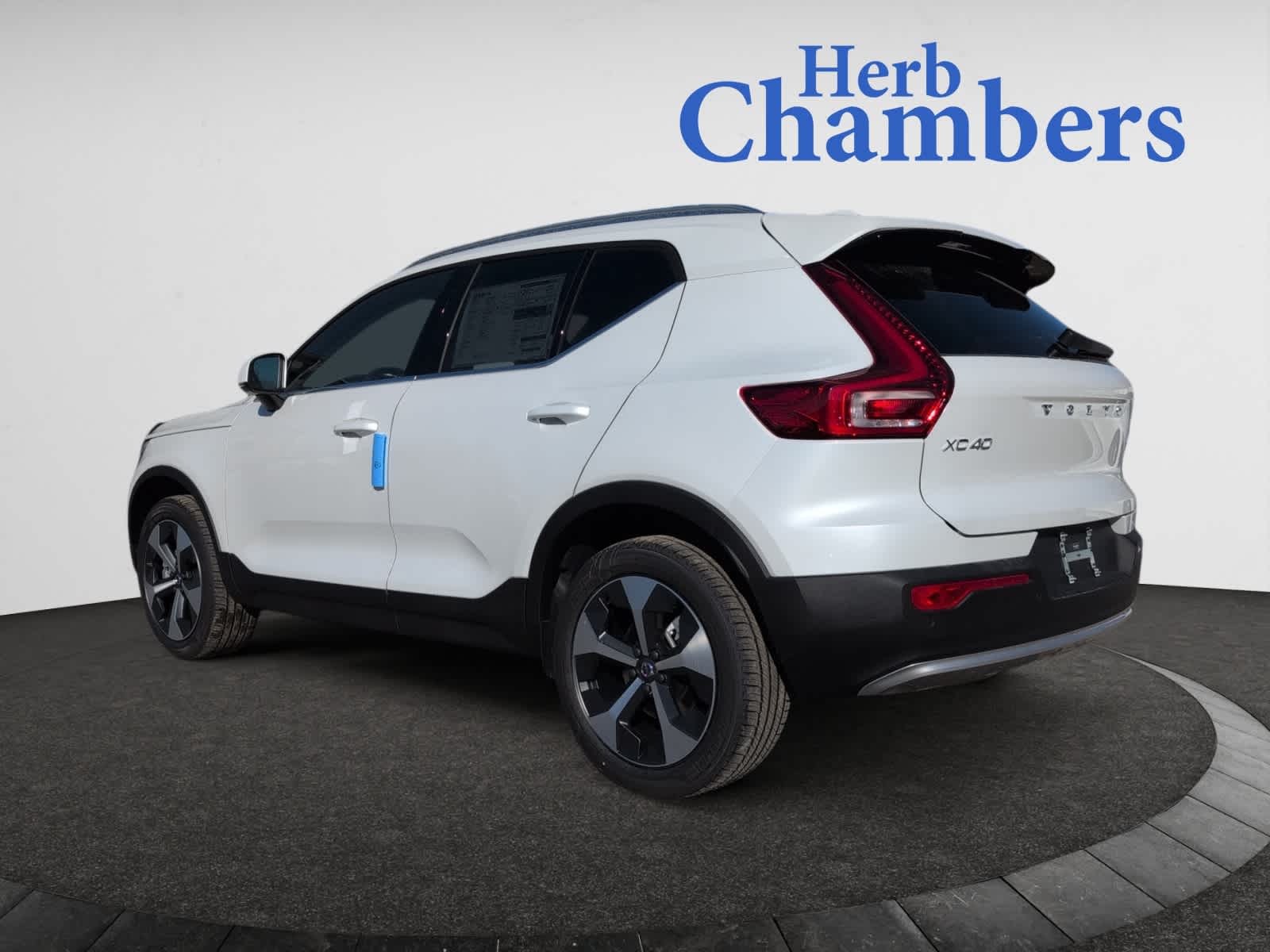 new 2025 Volvo XC40 car, priced at $46,485