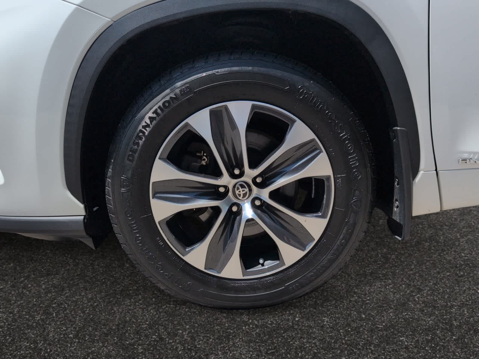 used 2020 Toyota Highlander Hybrid car, priced at $33,998