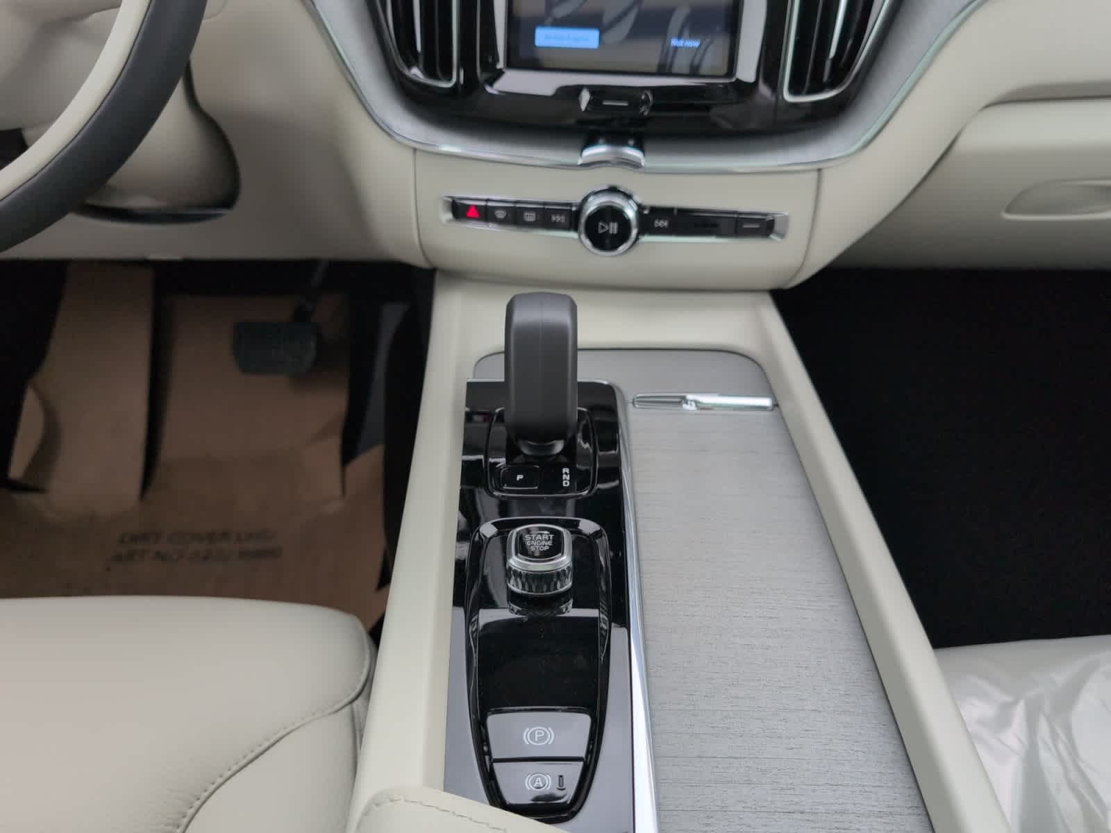 new 2025 Volvo XC60 plug-in hybrid car, priced at $65,805