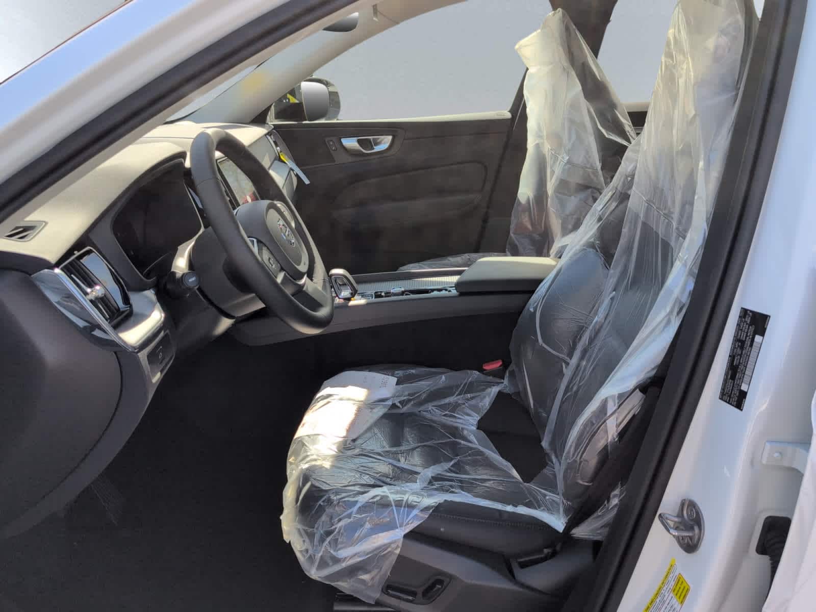 new 2025 Volvo XC60 car, priced at $50,300