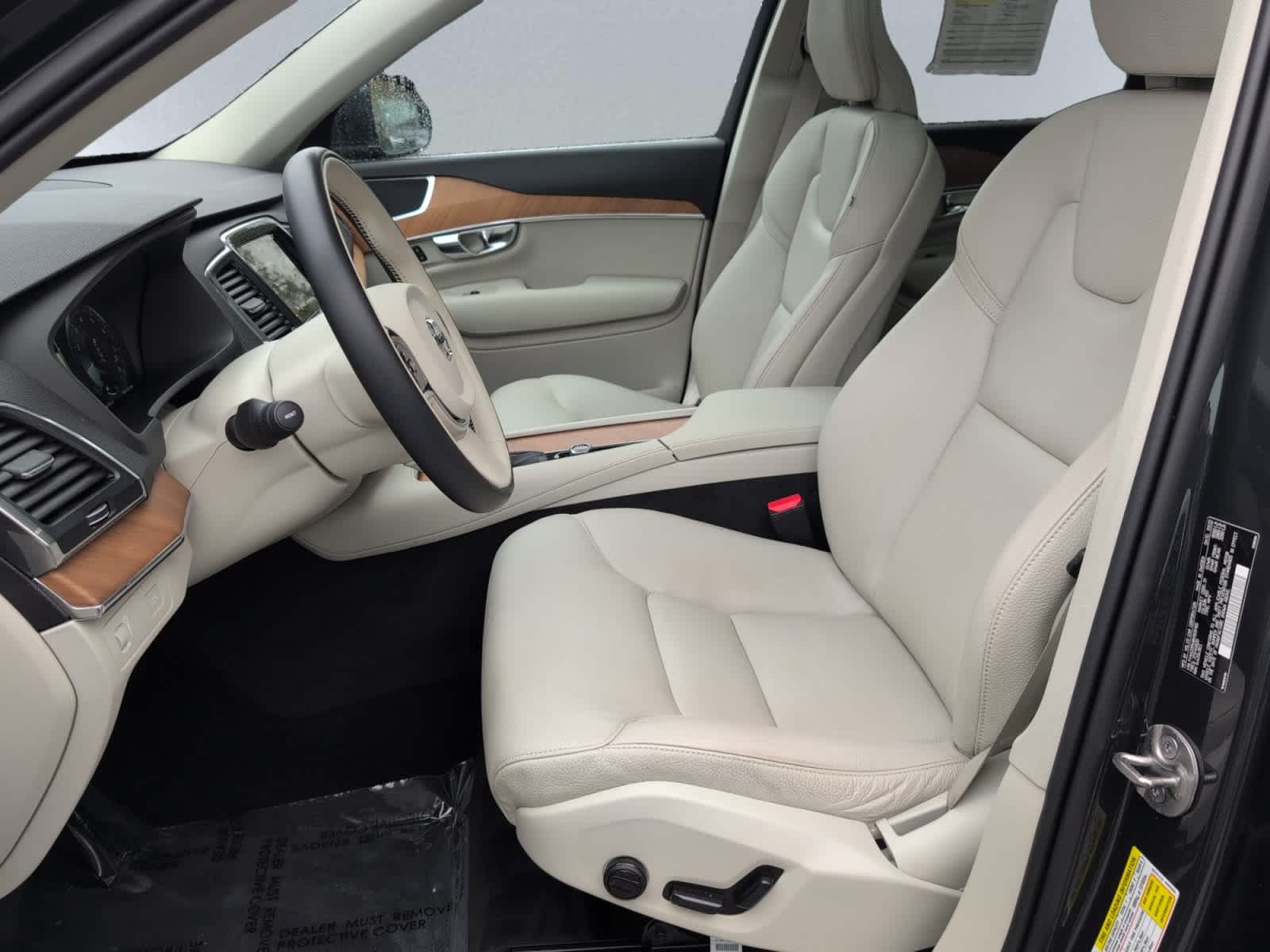 used 2022 Volvo XC90 car, priced at $41,998