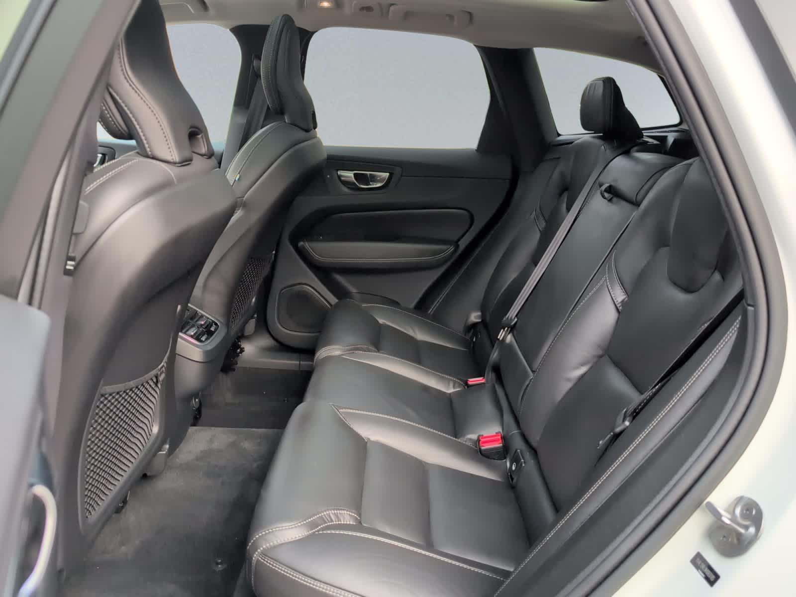 used 2022 Volvo XC60 car, priced at $40,998