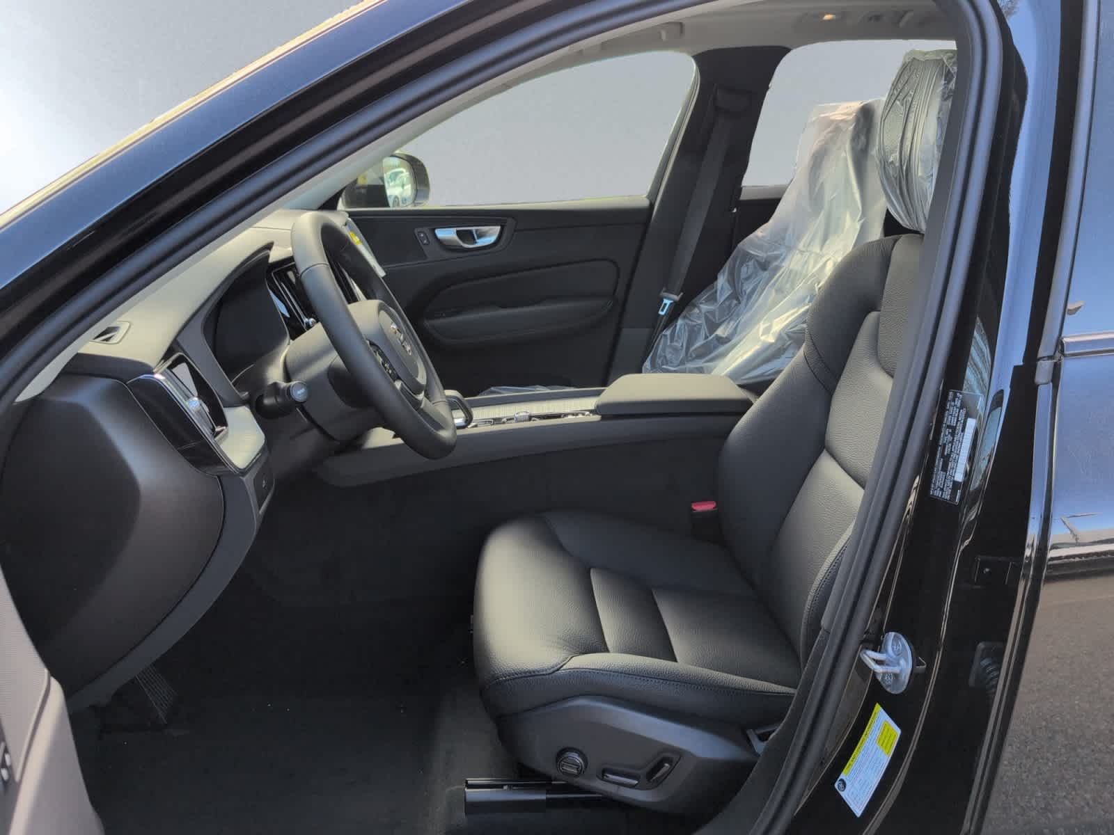 new 2025 Volvo XC60 car, priced at $55,360