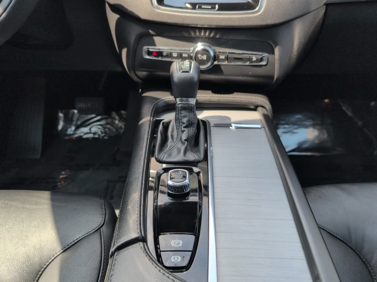 used 2022 Volvo XC90 car, priced at $42,998