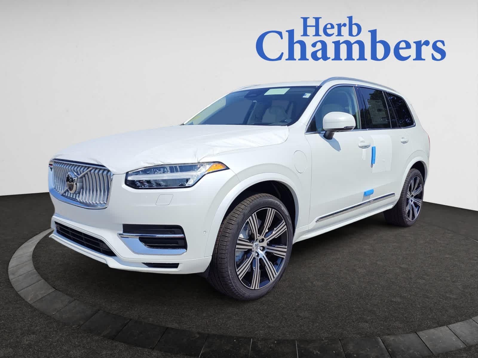 new 2025 Volvo XC90 plug-in hybrid car, priced at $81,765