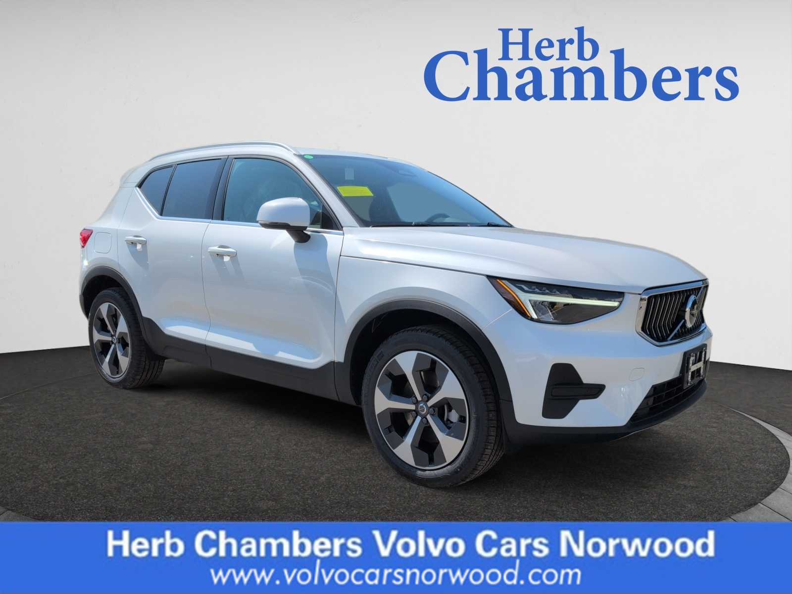 new 2025 Volvo XC40 car, priced at $46,485