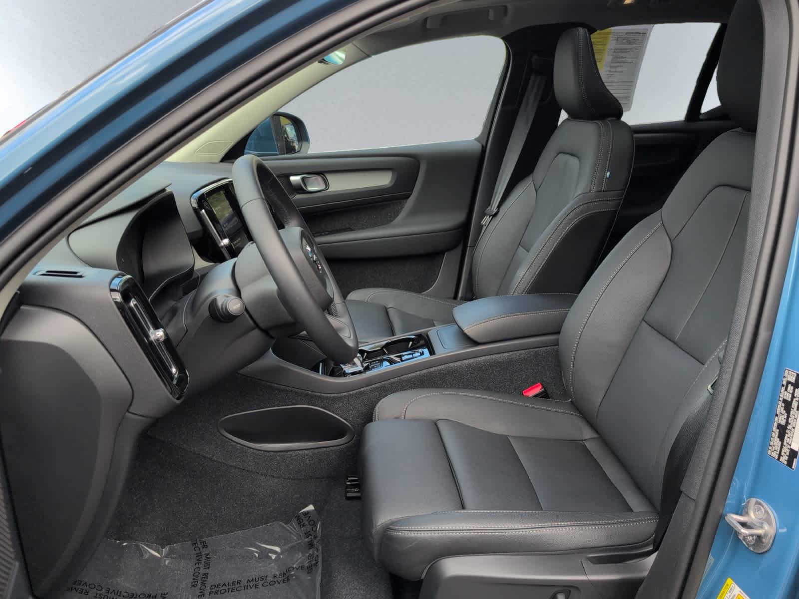 used 2024 Volvo XC40 B5 A ULT car, priced at $44,998