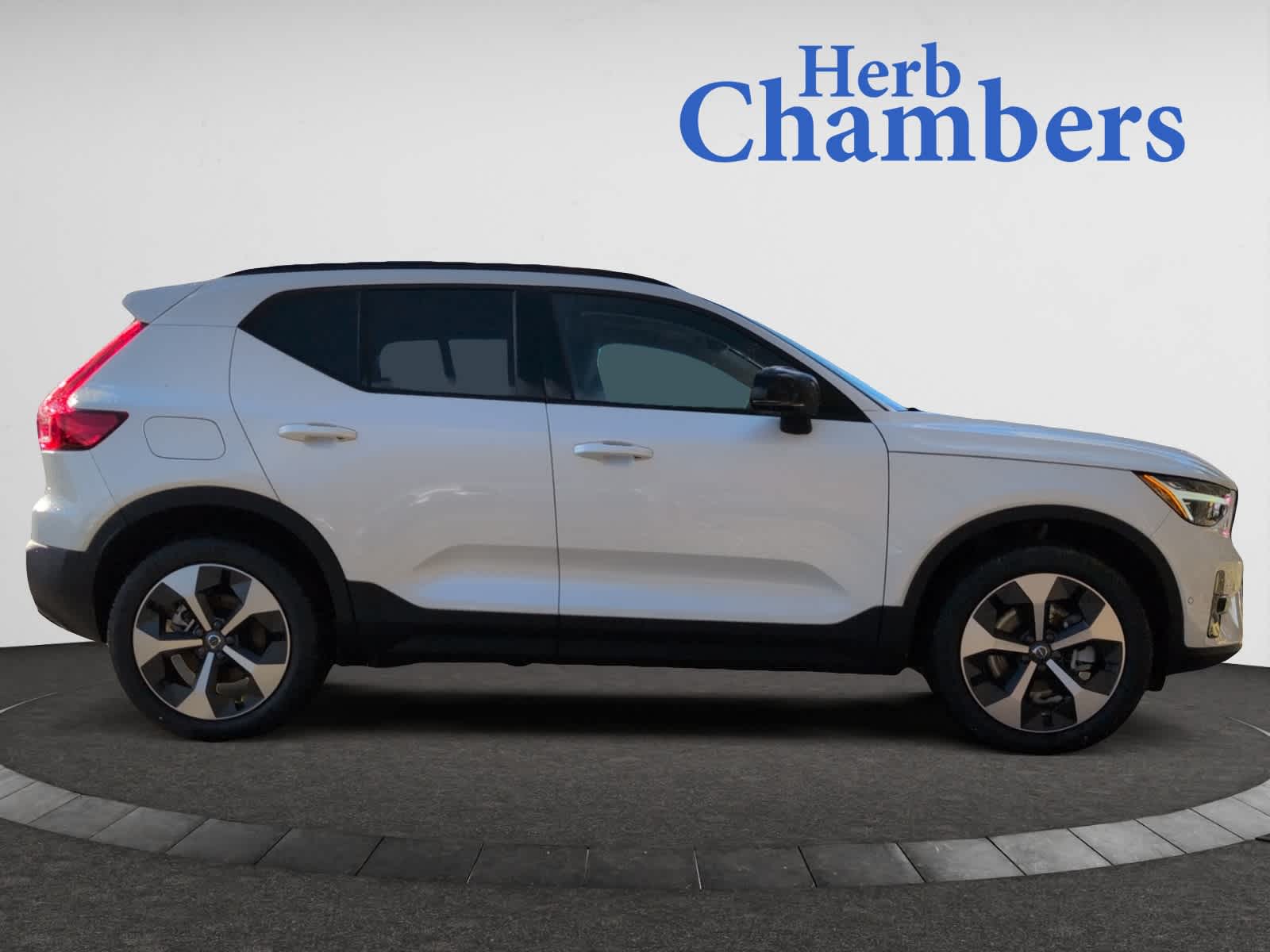 new 2025 Volvo XC40 car, priced at $48,315