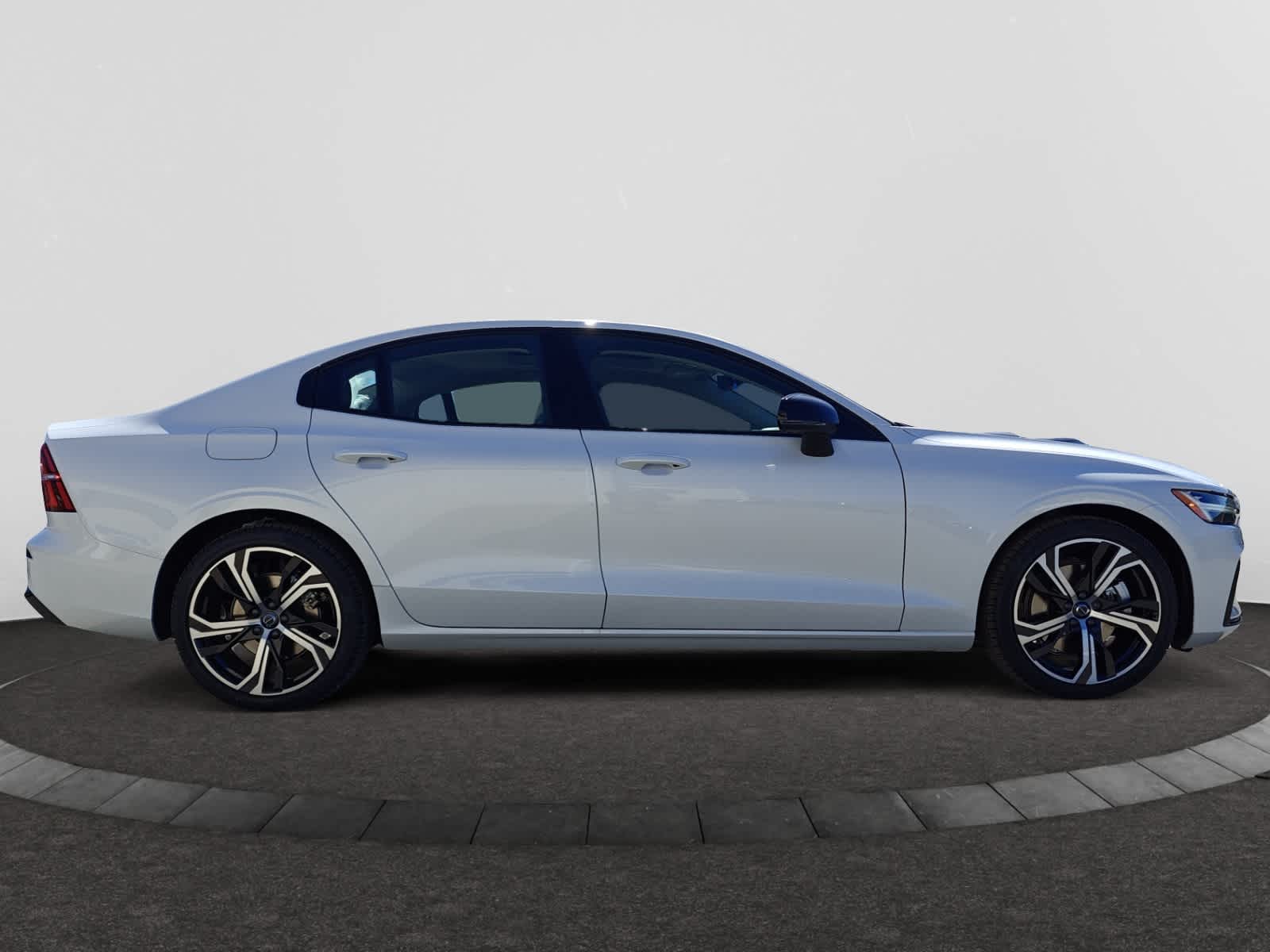 new 2024 Volvo S60 car, priced at $45,825