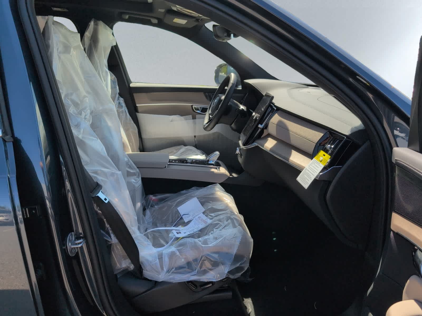 new 2025 Volvo XC90 car, priced at $65,495