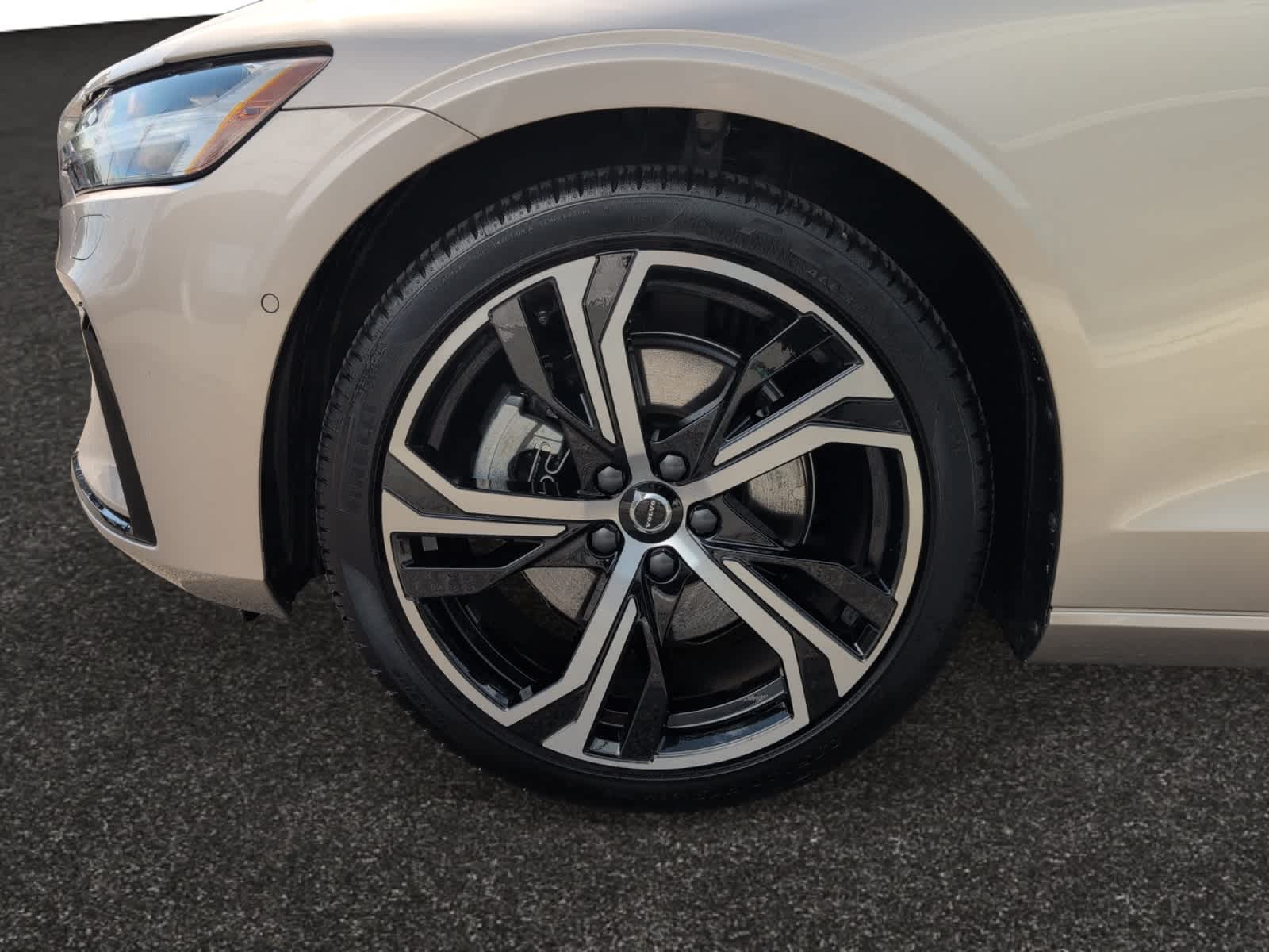 new 2024 Volvo S60 car, priced at $36,998