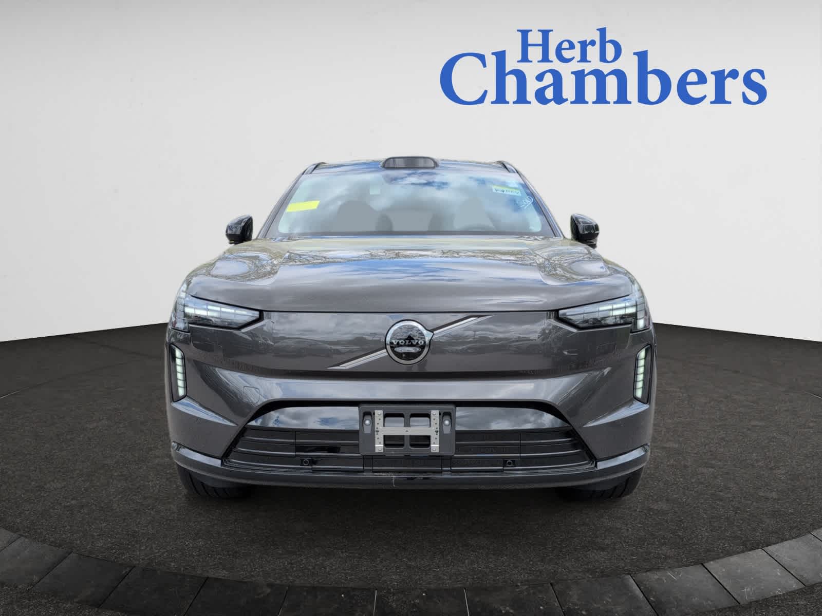 new 2025 Volvo EX90 car, priced at $95,190