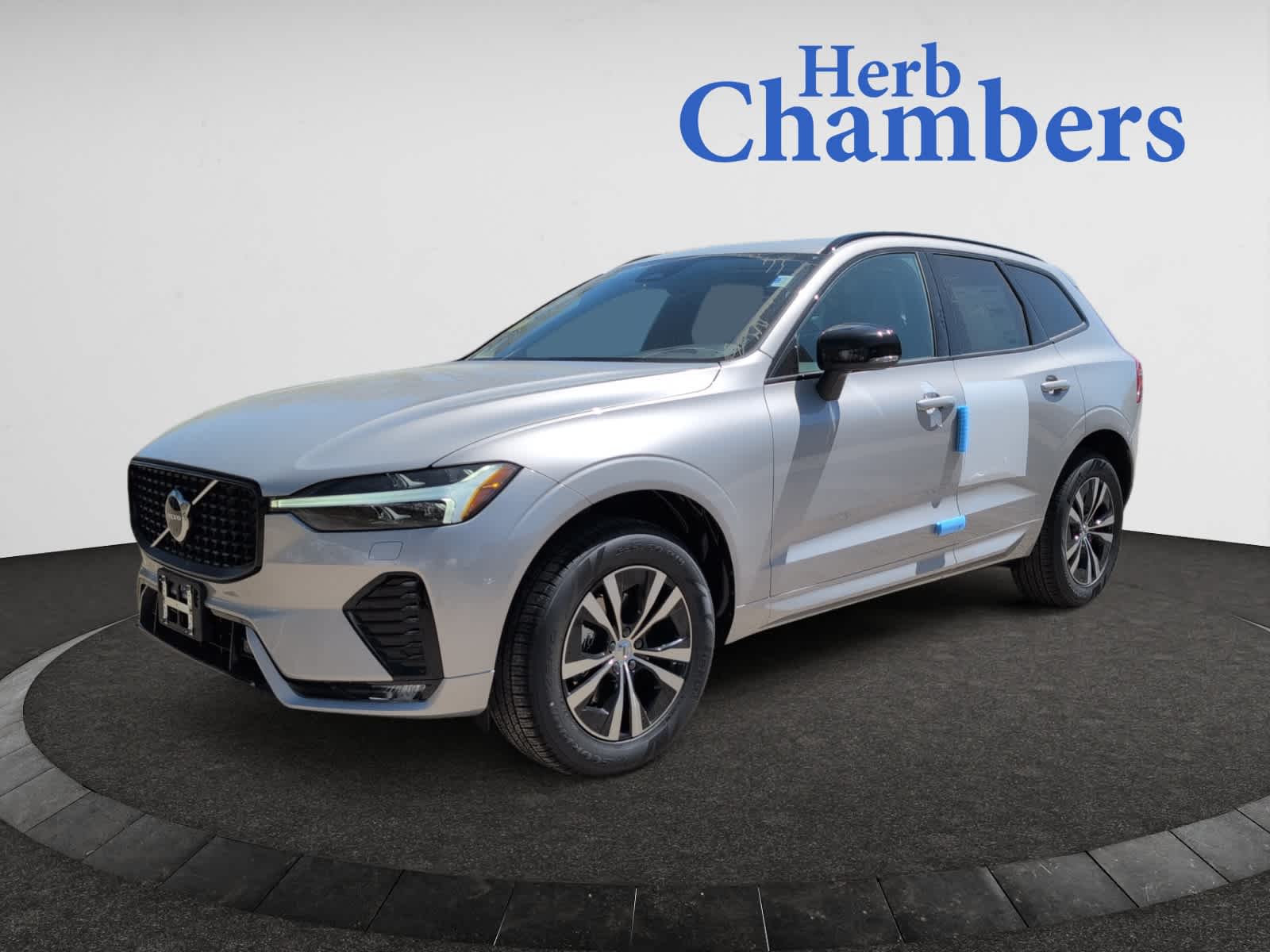 new 2025 Volvo XC60 car, priced at $50,300