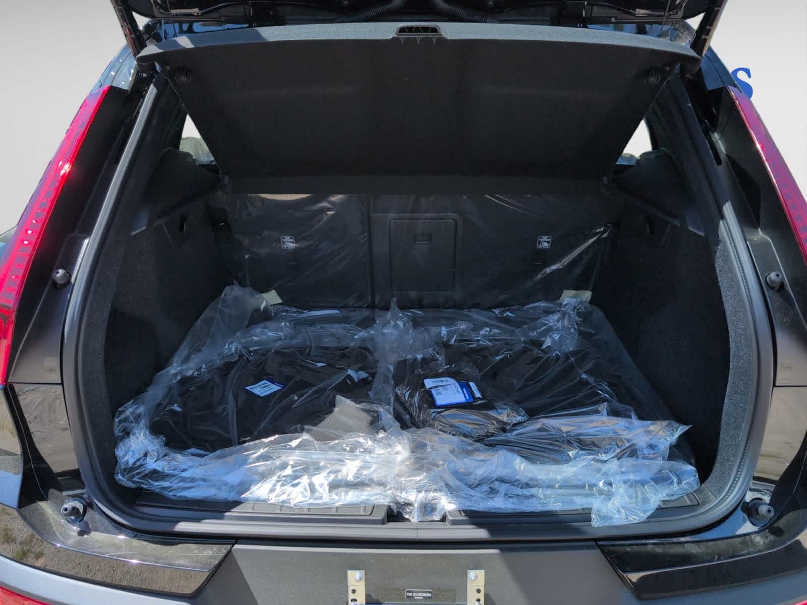 new 2025 Volvo XC40 car, priced at $46,035