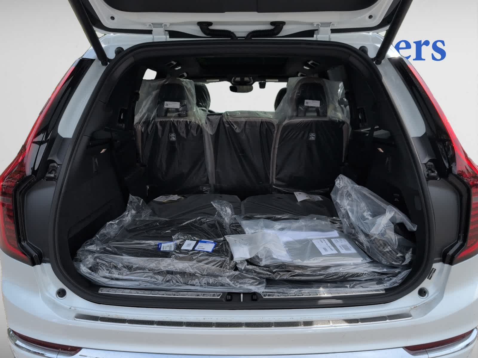 new 2025 Volvo XC90 plug-in hybrid car, priced at $82,405