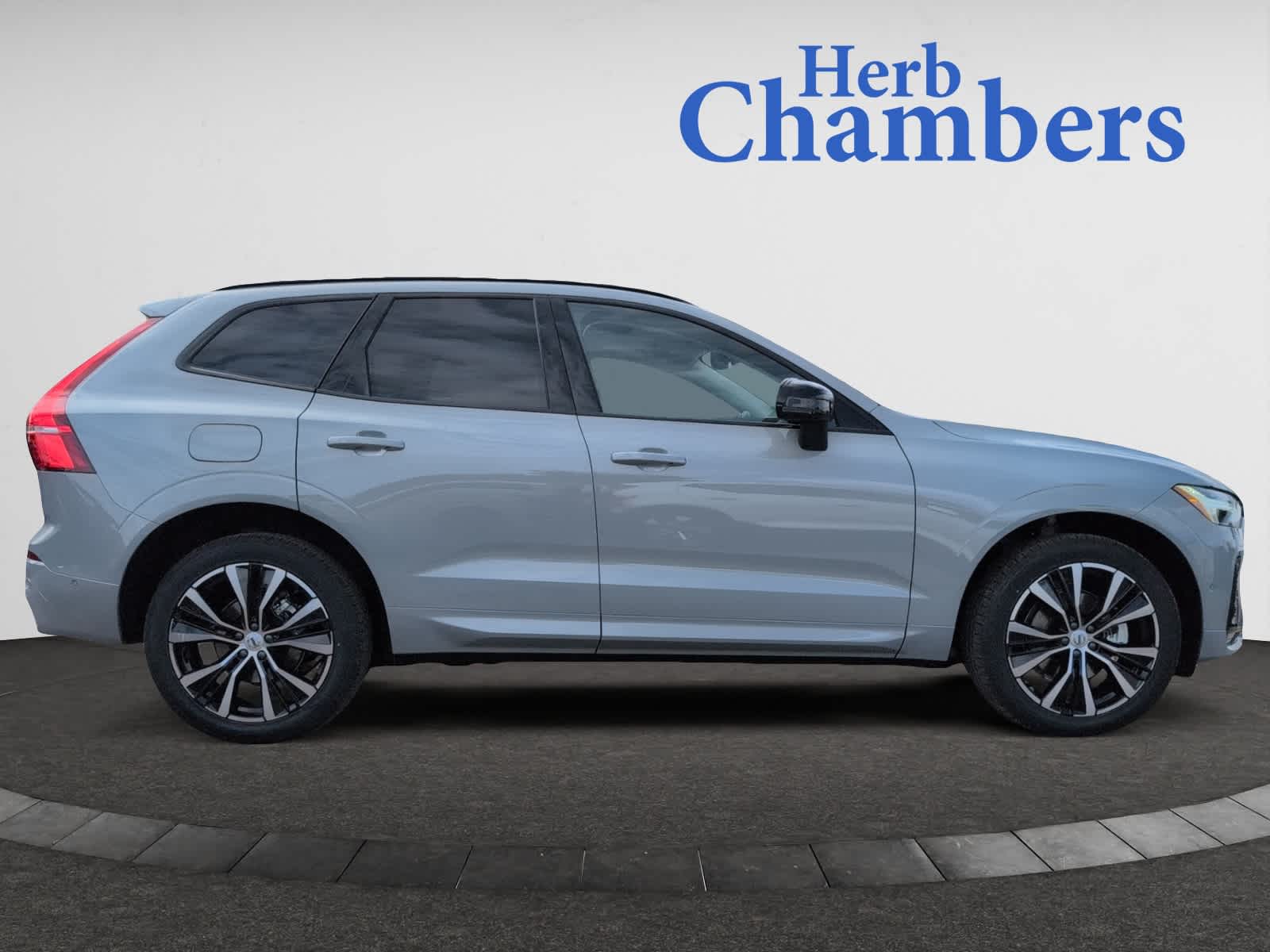 new 2025 Volvo XC60 car, priced at $55,335