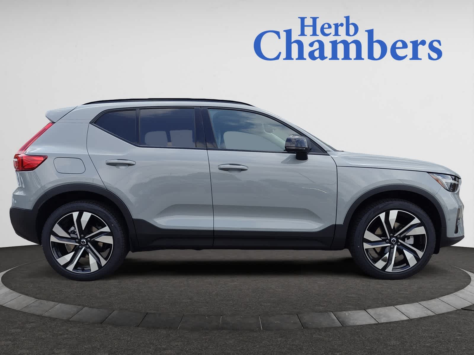 new 2025 Volvo XC40 car, priced at $50,375