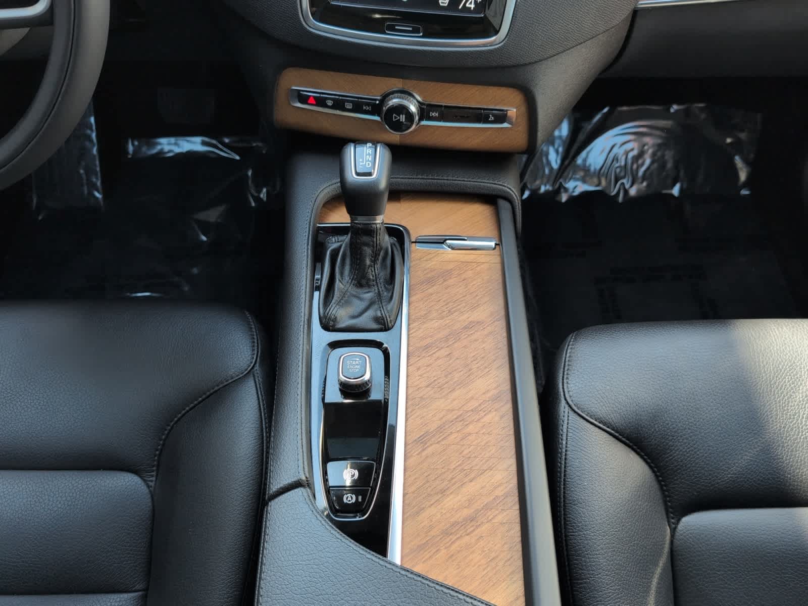 used 2022 Volvo XC90 car, priced at $42,998