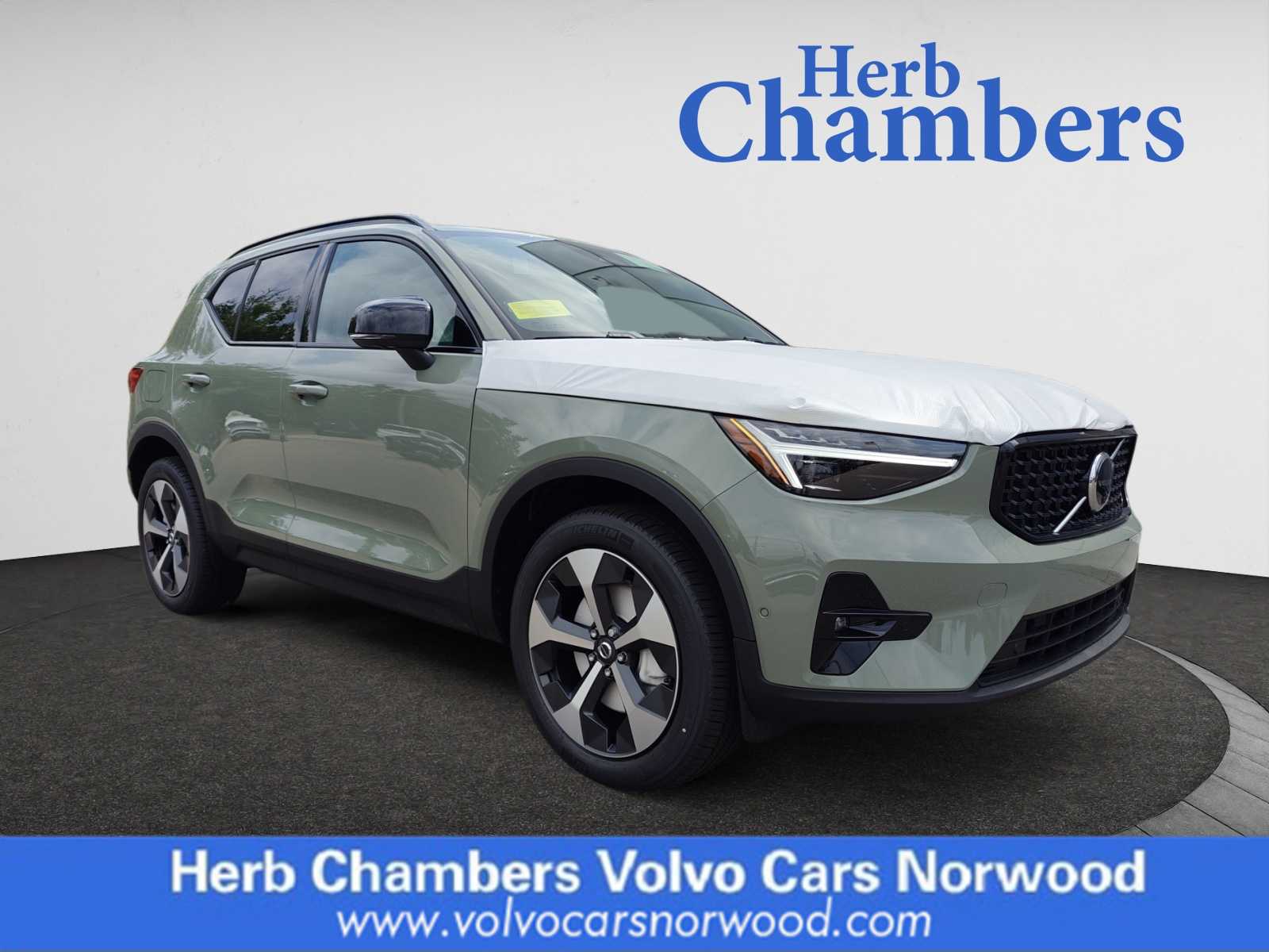 new 2025 Volvo XC40 car, priced at $48,315