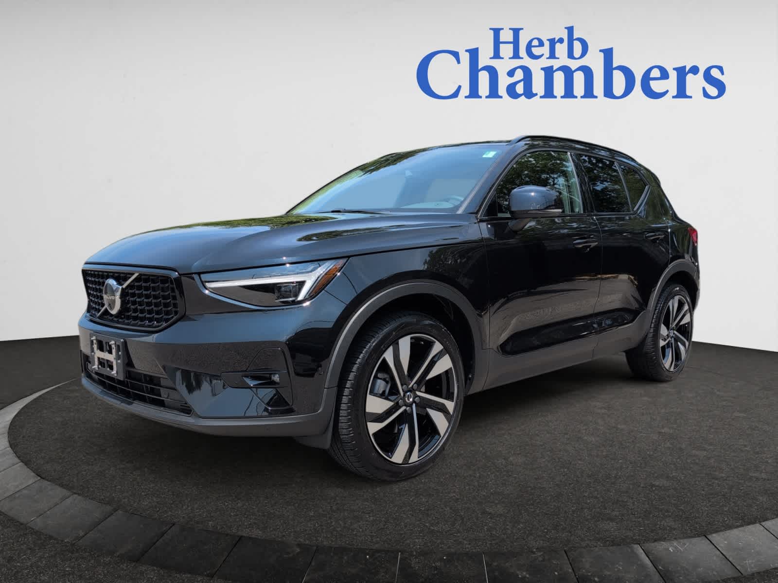 new 2024 Volvo XC40 car, priced at $52,410