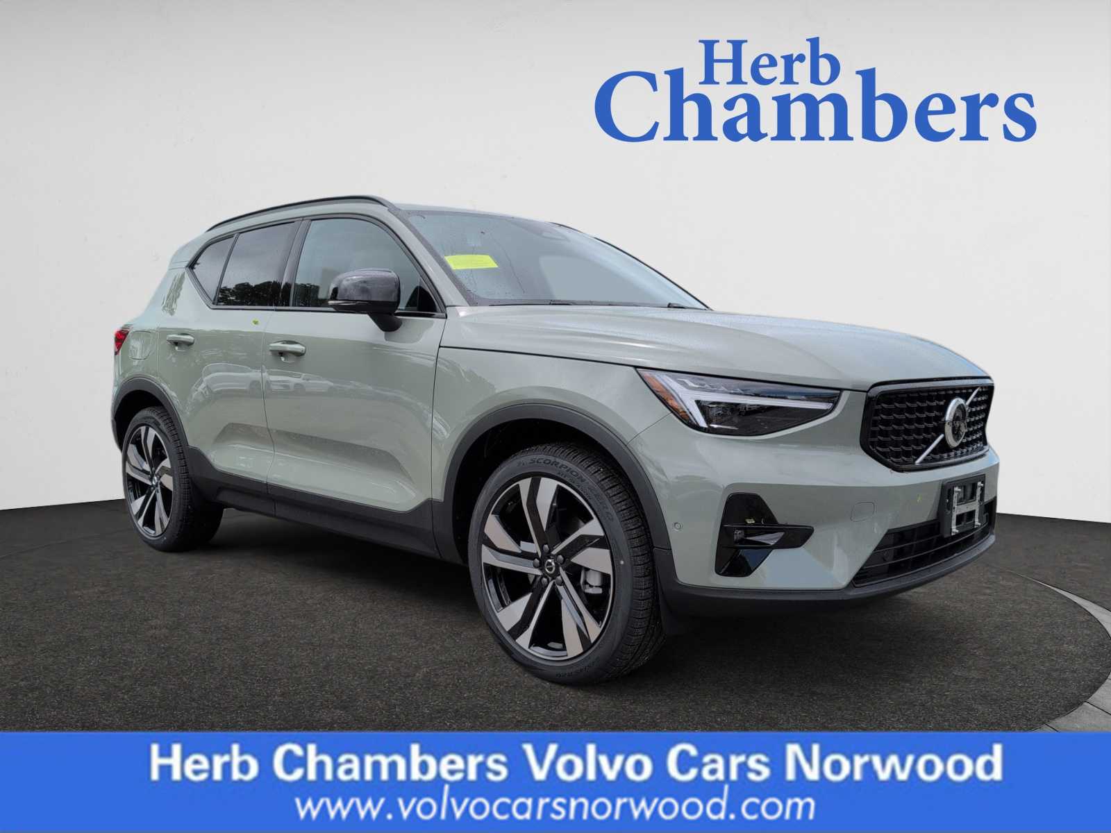 new 2025 Volvo XC40 car, priced at $49,810